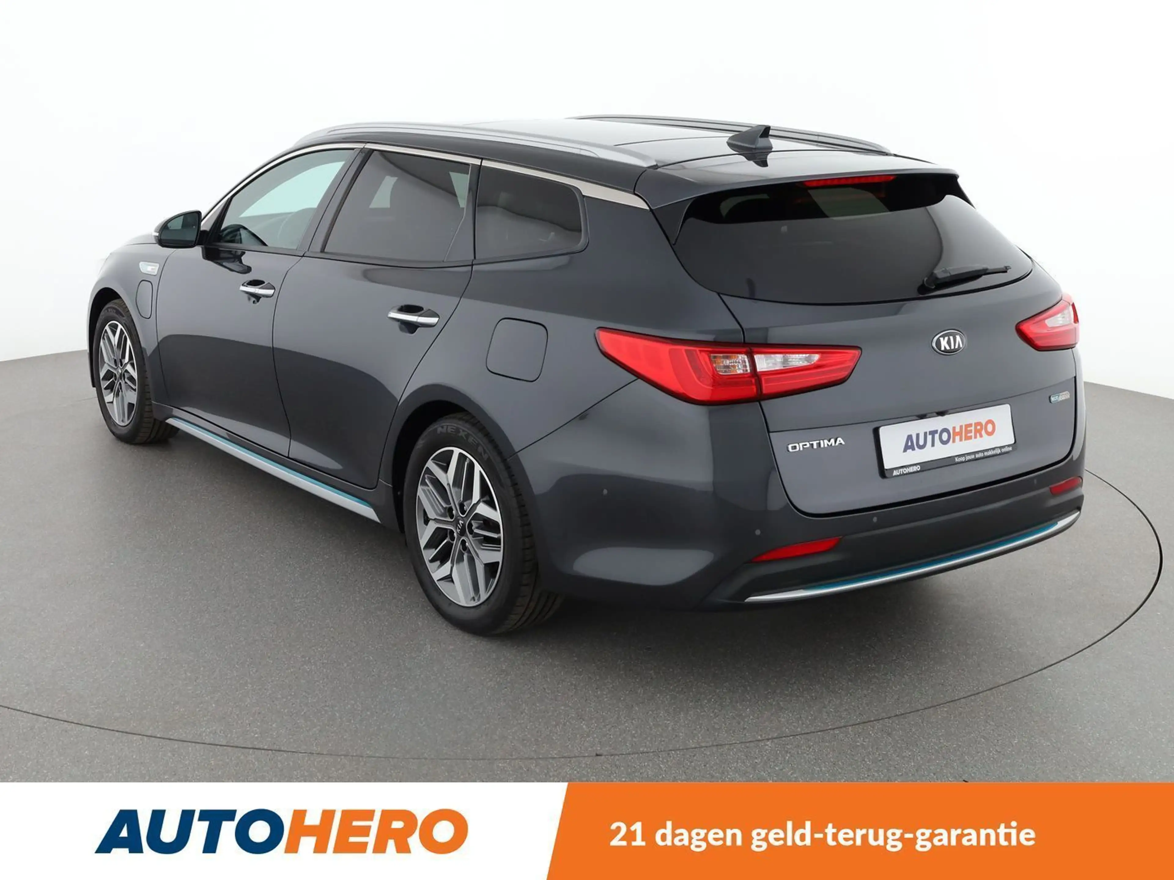 Kia Optima 2.0 Hybrid Spirit — photo 4