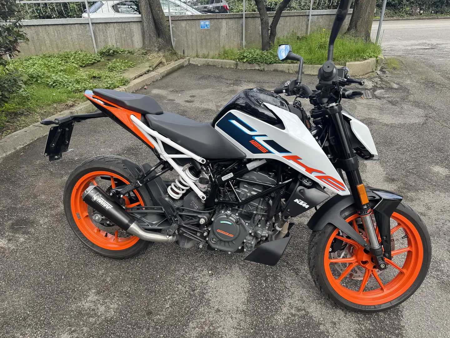 KTM 125 Duke - 1