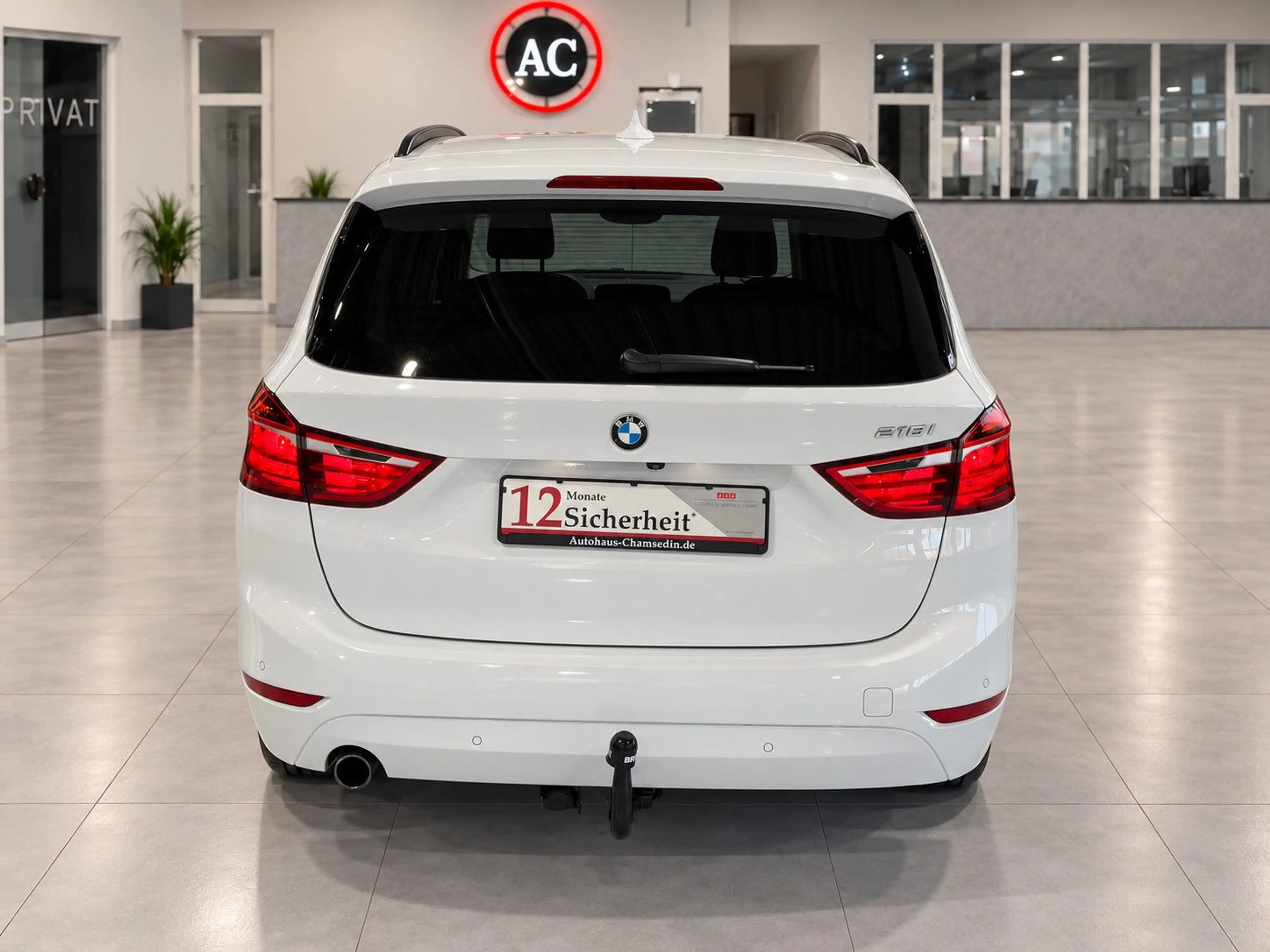 BMW 218 Advantage — photo 5