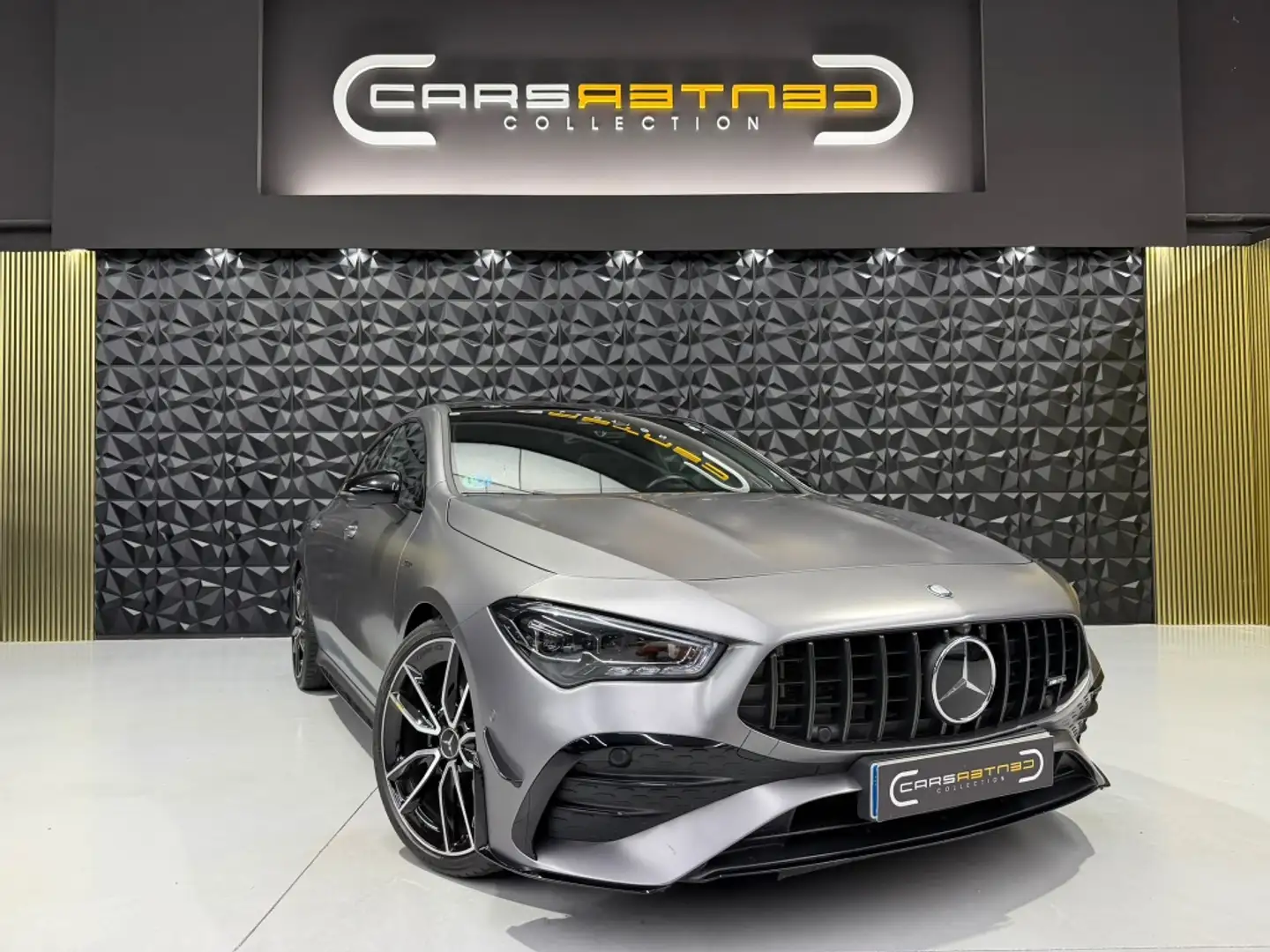 Mercedes-Benz CLA 35 AMG Speedshift 4Matic+ 8G-DCT Gris - 1
