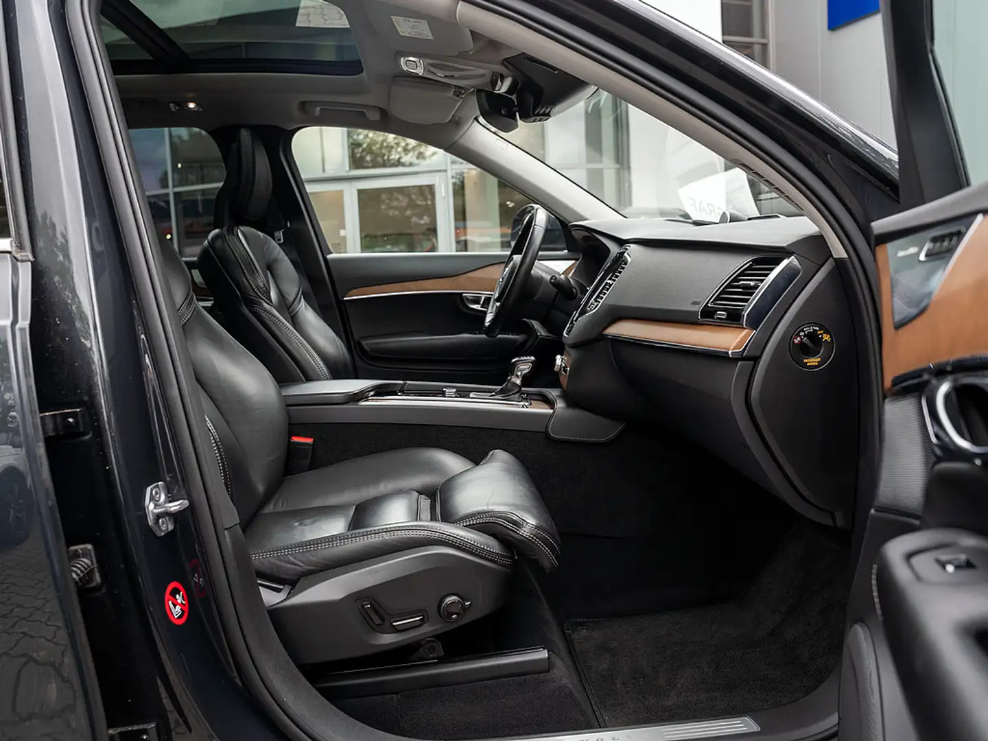 Volvo XC90 D5 AWD Inscription Grijs - 2