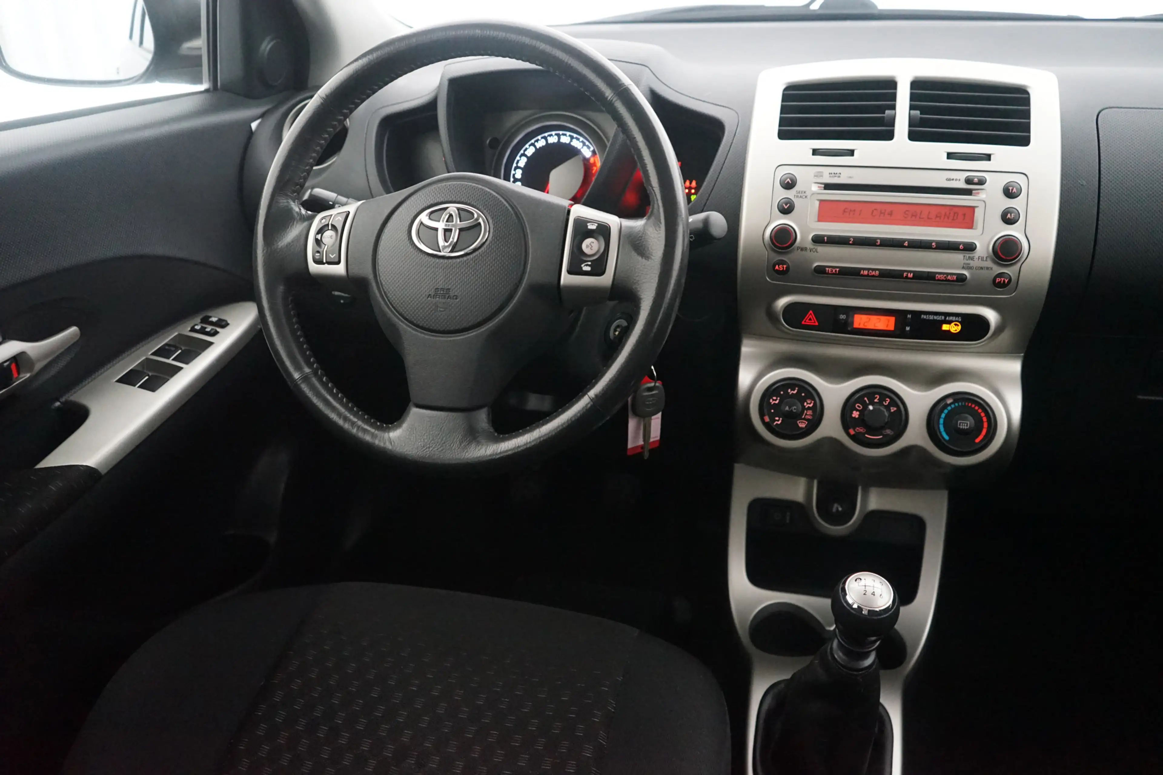 Toyota Urban Cruiser 1.3 VVT-i Aspiration — photo 12