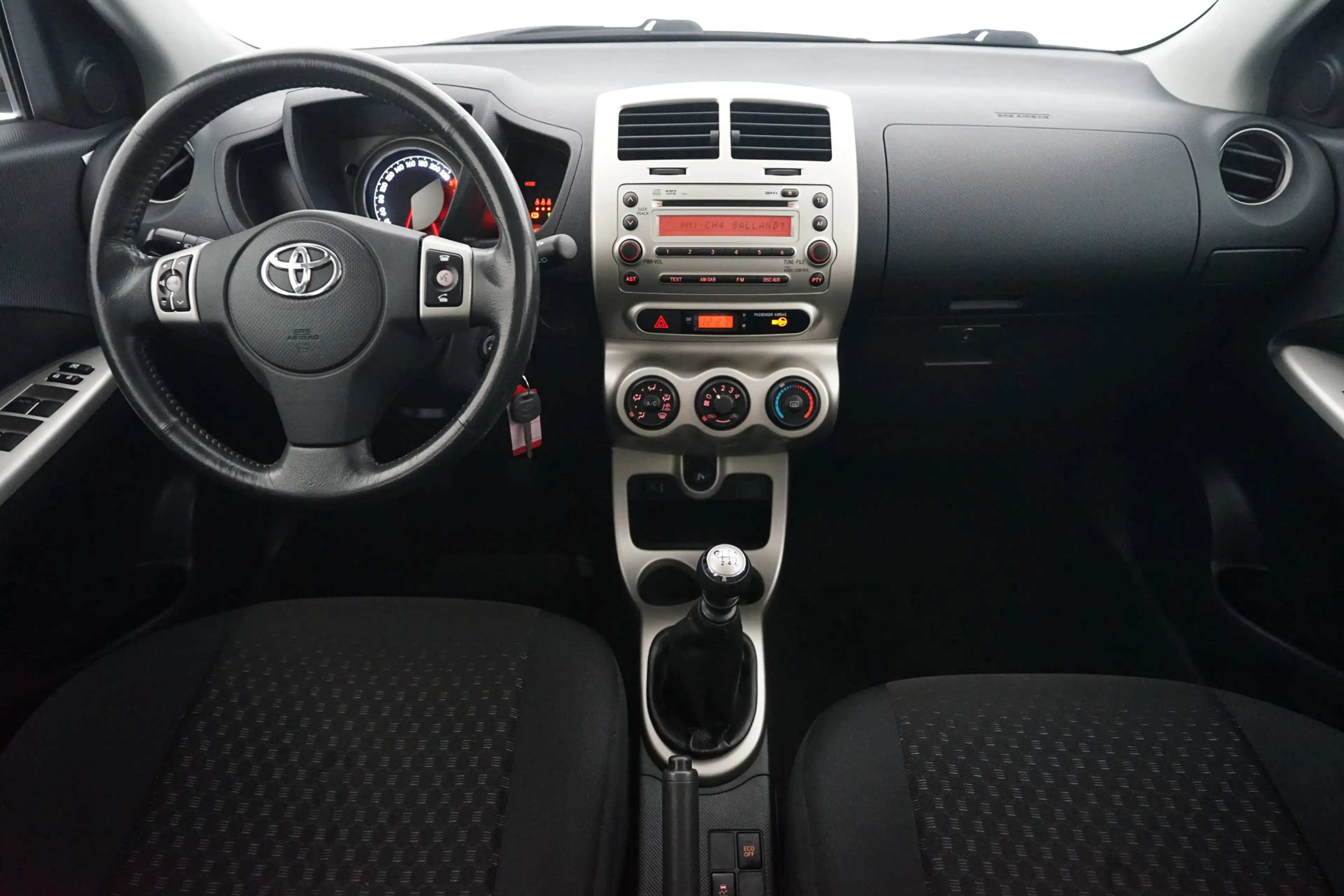 Toyota Urban Cruiser 1.3 VVT-i Aspiration — photo 2