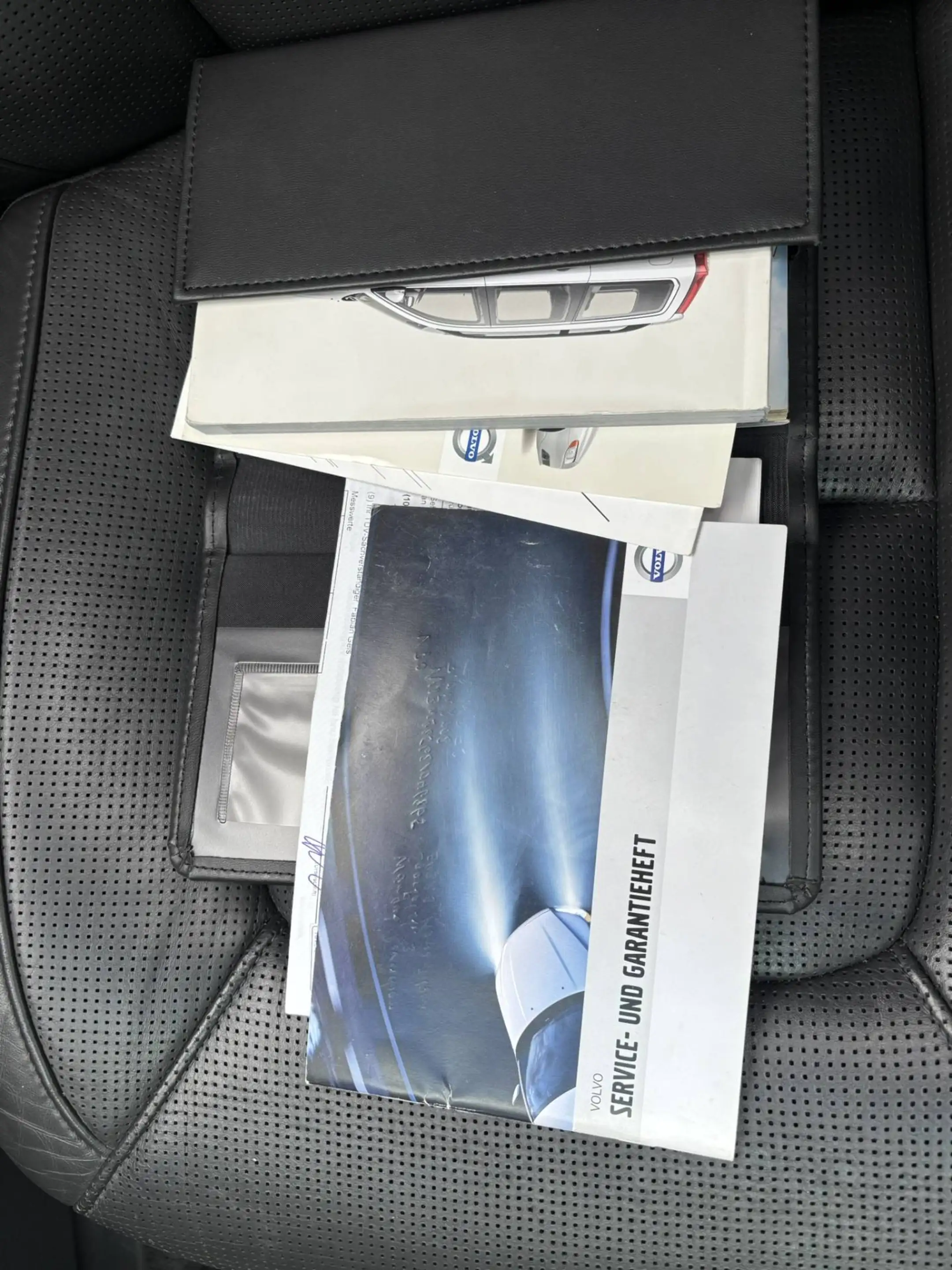 Volvo V70 3.2 AWD Summum Schuifdak Premium Sound Family — photo 27