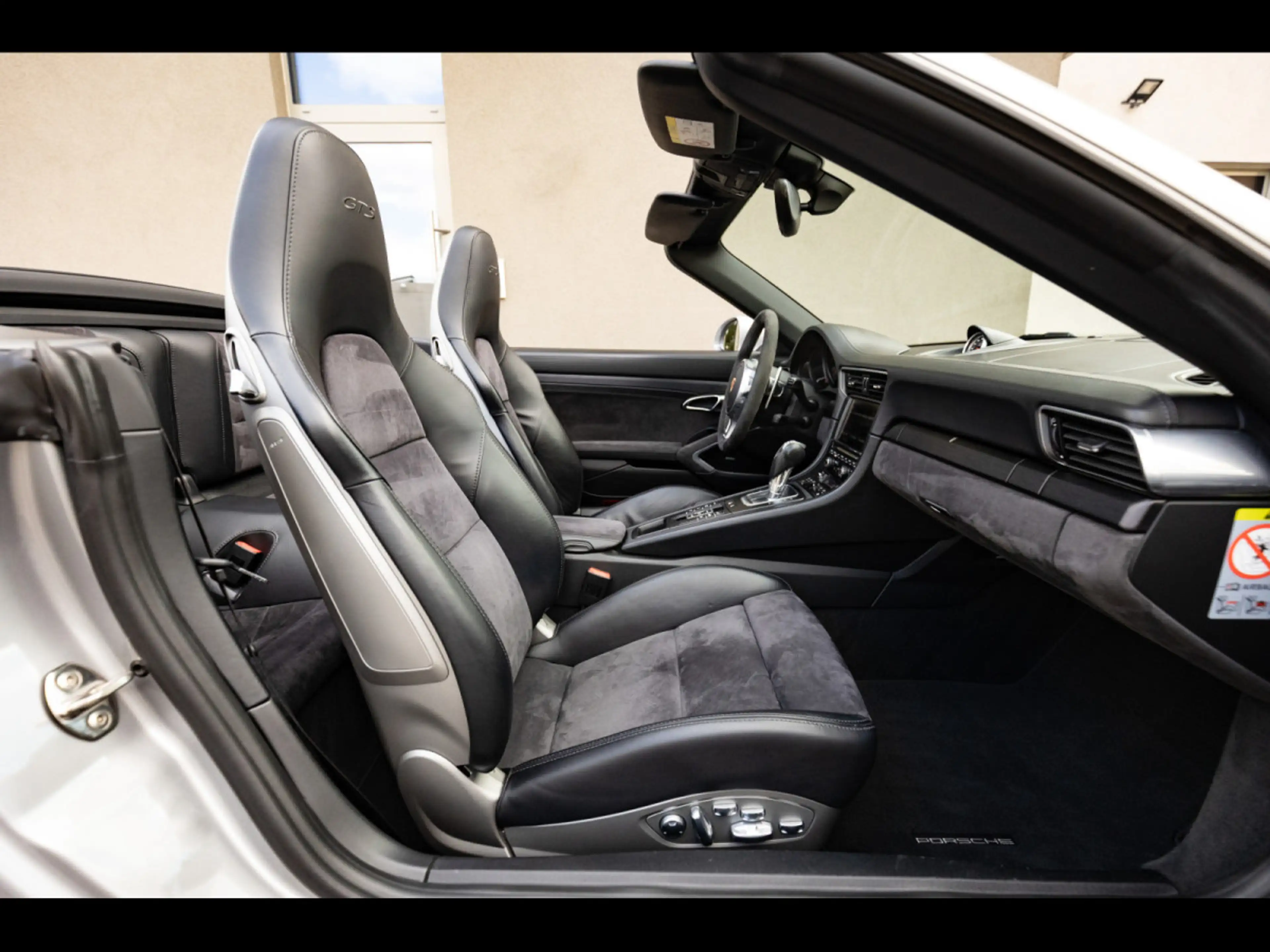 Porsche 991 .1 911 CARRERA 4 GTS CABRIOLET 3.8 PDK°BOSE°KAM — photo 14