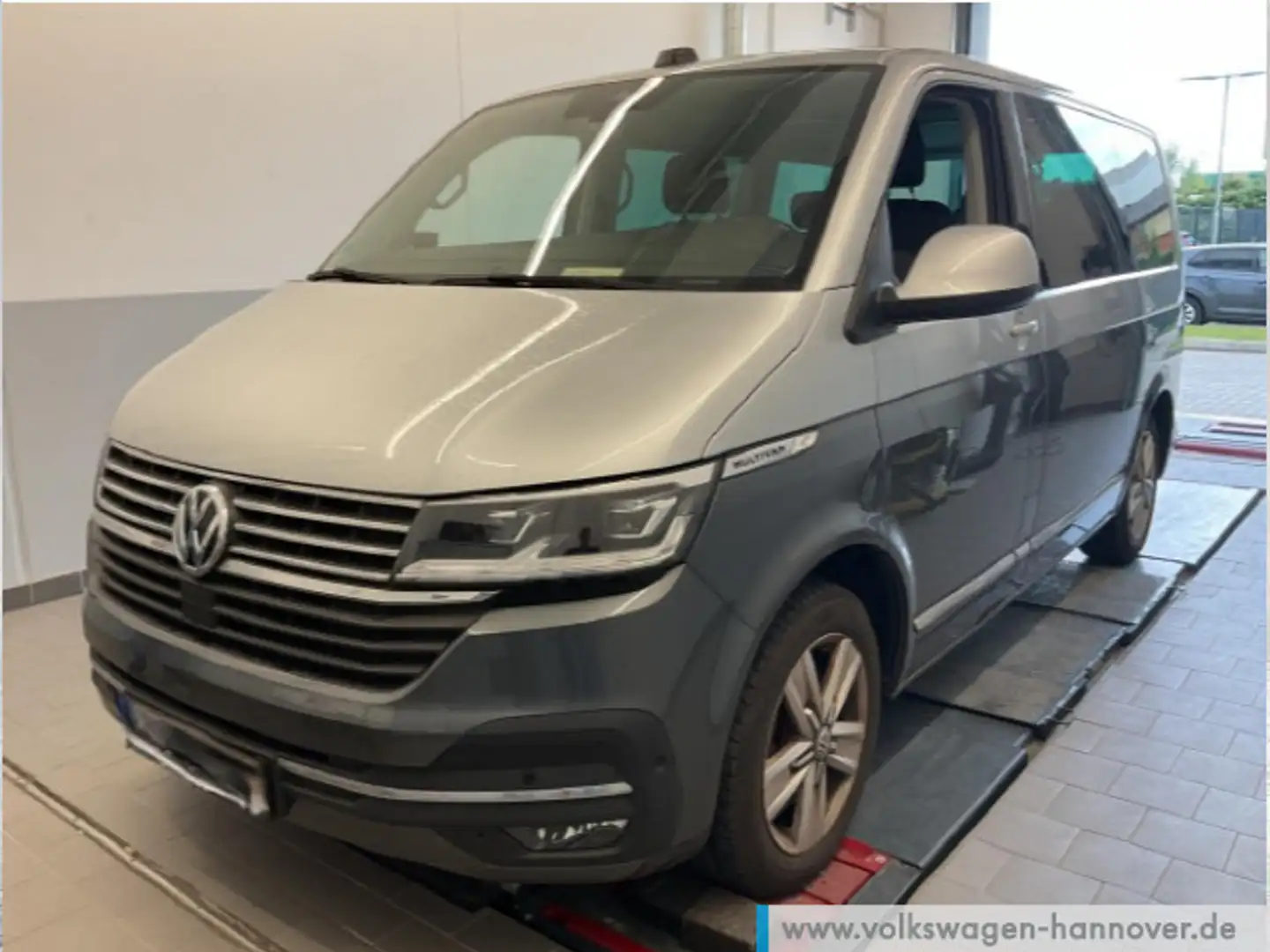 Volkswagen T6.1 Multivan 2.0 TDI DSG Navi AHK LED STHZG Kam Silber - 1