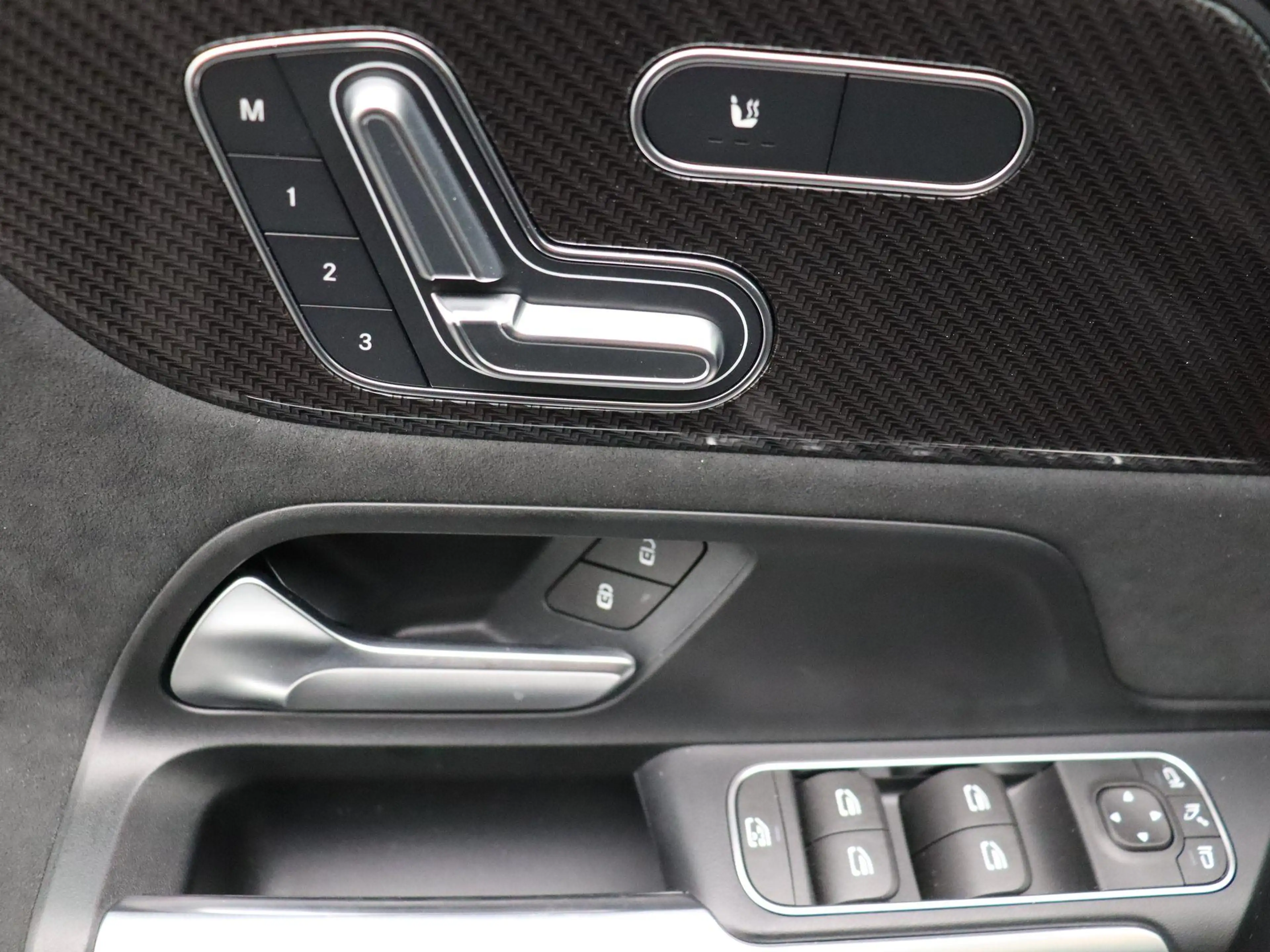 Mercedes-Benz B 220 4MATIC AMG Line + PREMIUM PLUS PACK + CARPLAY + PA — photo 8