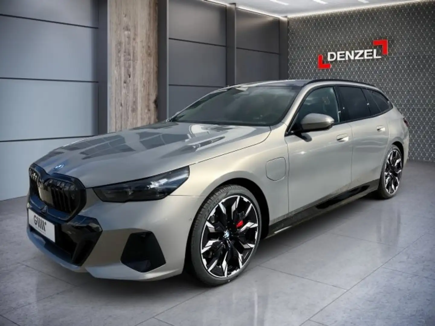 BMW 550 e xDrive Touring Grau - 1