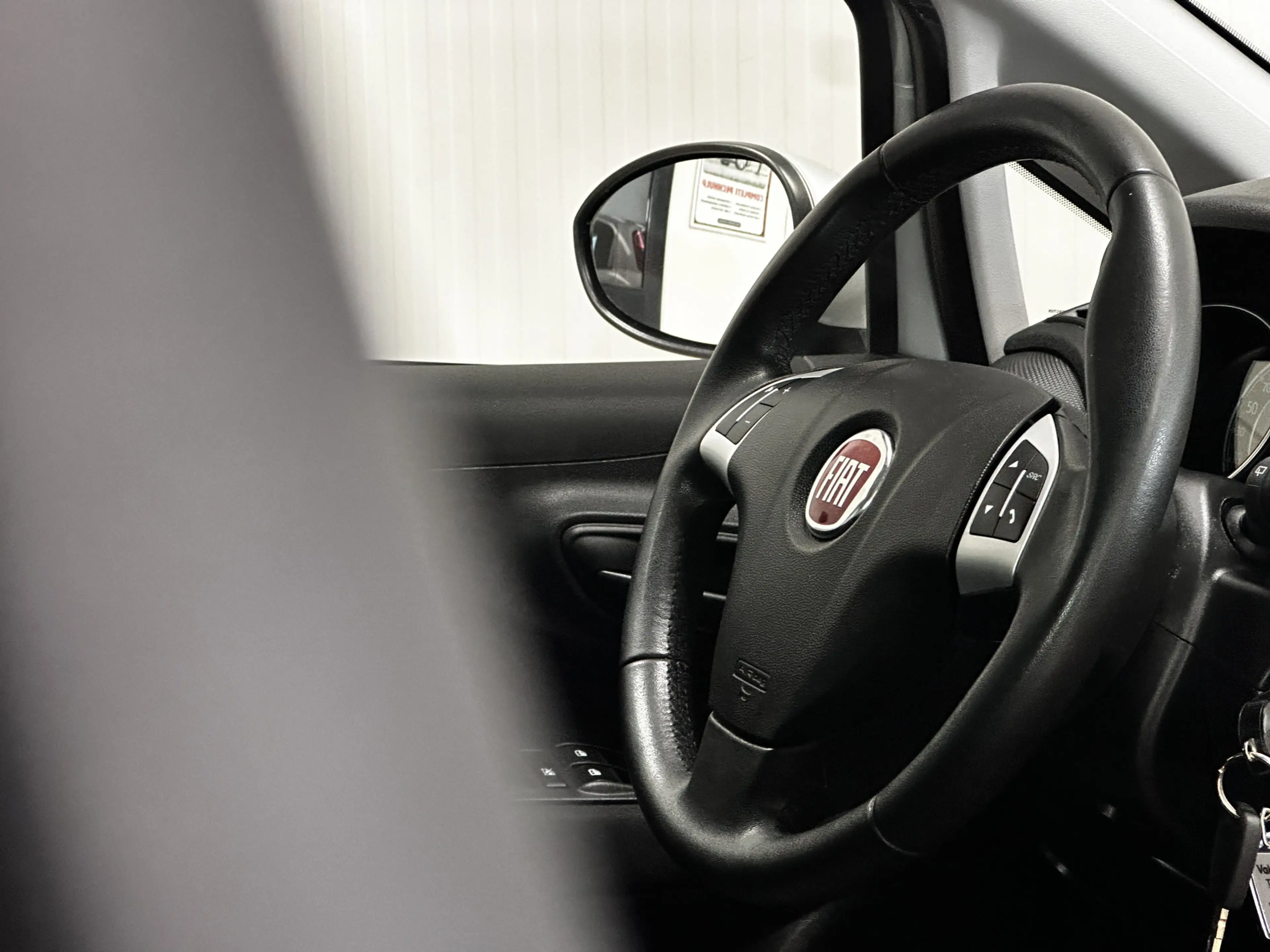 Fiat Punto Evo 0.9 TwinAir Sempre/ 5-Drs/ 16'' LMV/ Navi/ Clima/ — photo 13