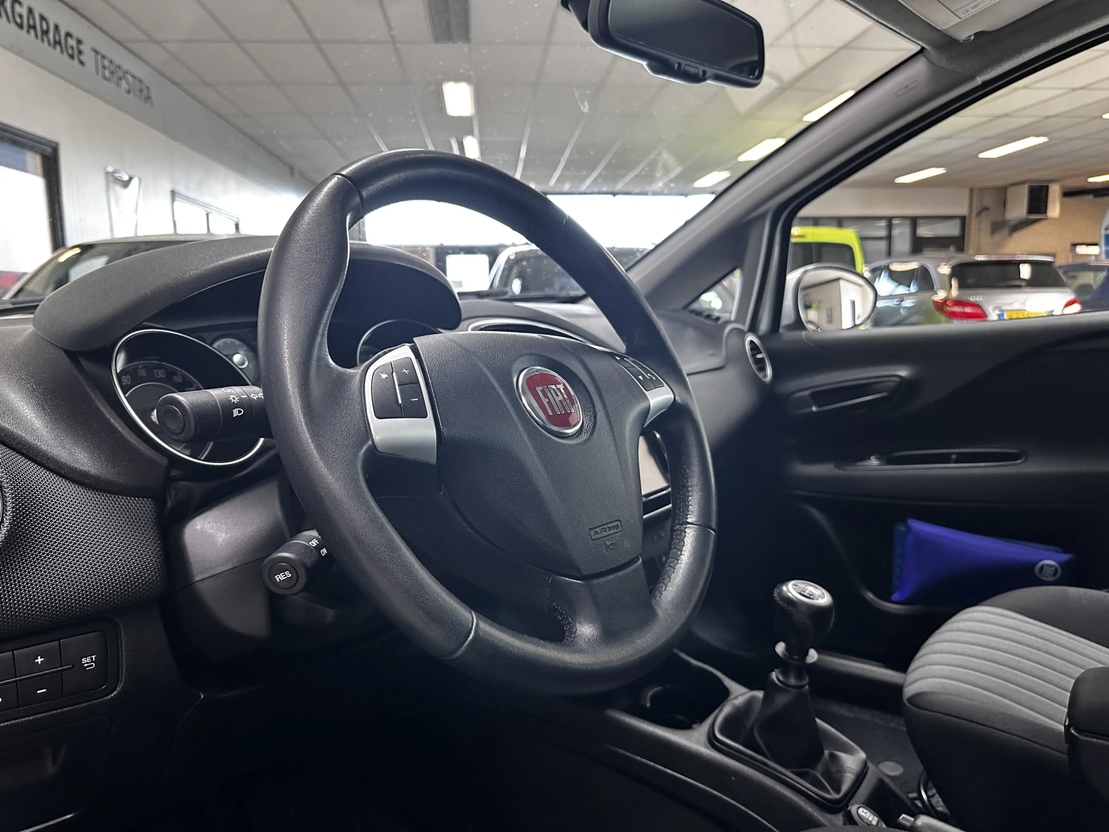 Fiat Punto Evo 0.9 TwinAir Sempre/ 5-Drs/ 16'' LMV/ Navi/ Clima/ — photo 9