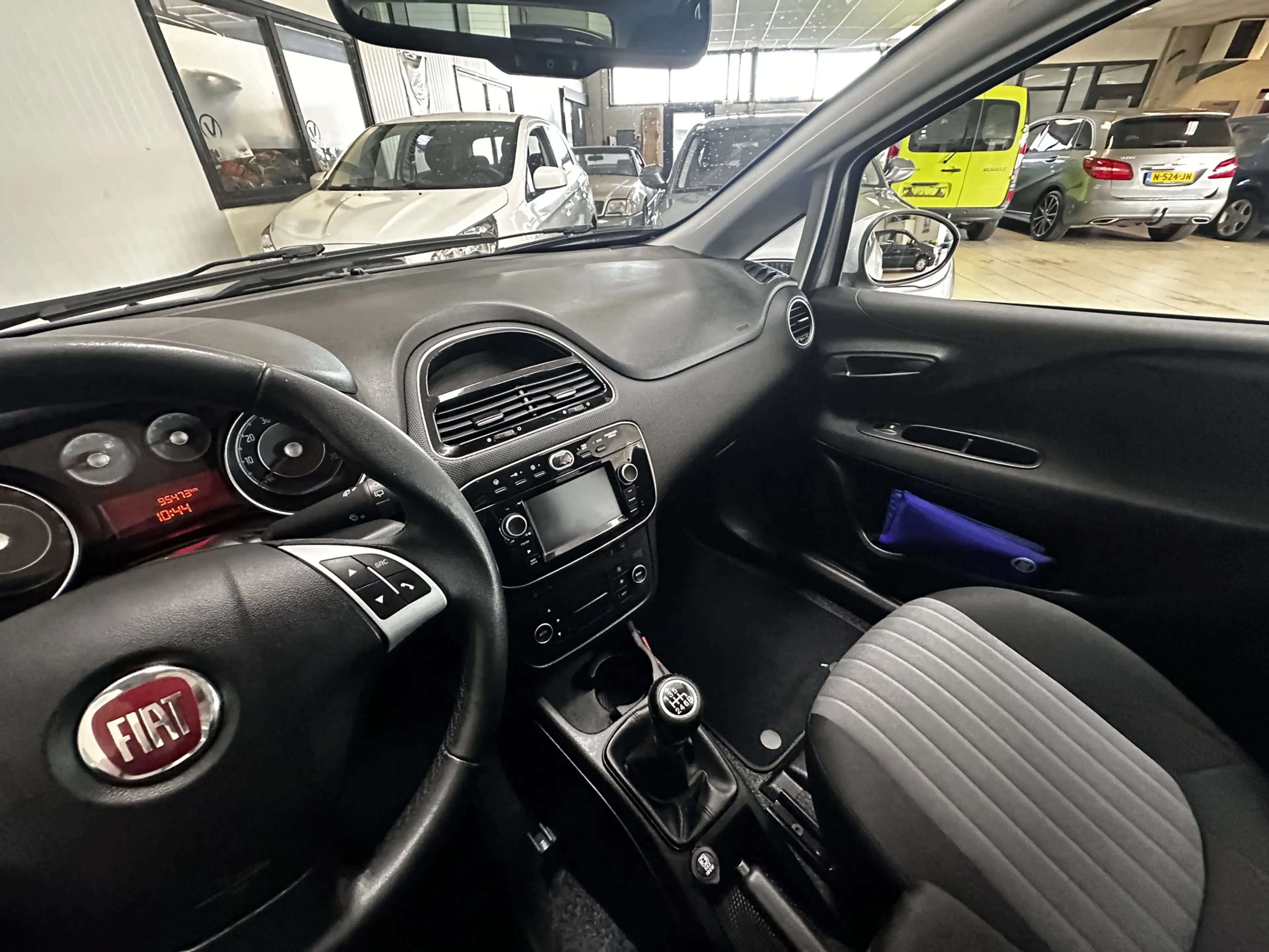 Fiat Punto Evo 0.9 TwinAir Sempre/ 5-Drs/ 16'' LMV/ Navi/ Clima/ — photo 14