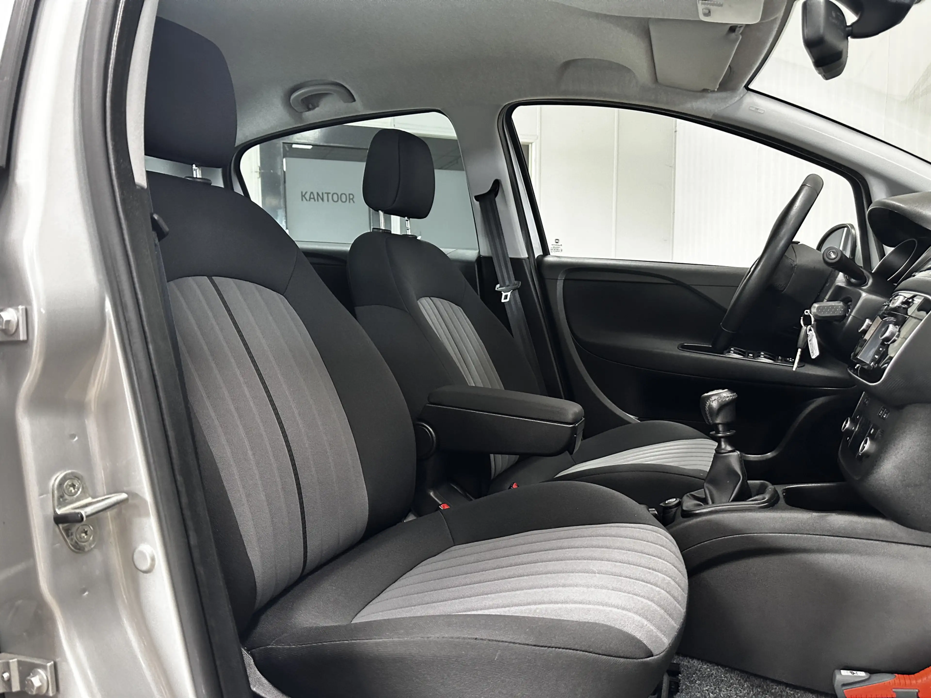 Fiat Punto Evo 0.9 TwinAir Sempre/ 5-Drs/ 16'' LMV/ Navi/ Clima/ — photo 12