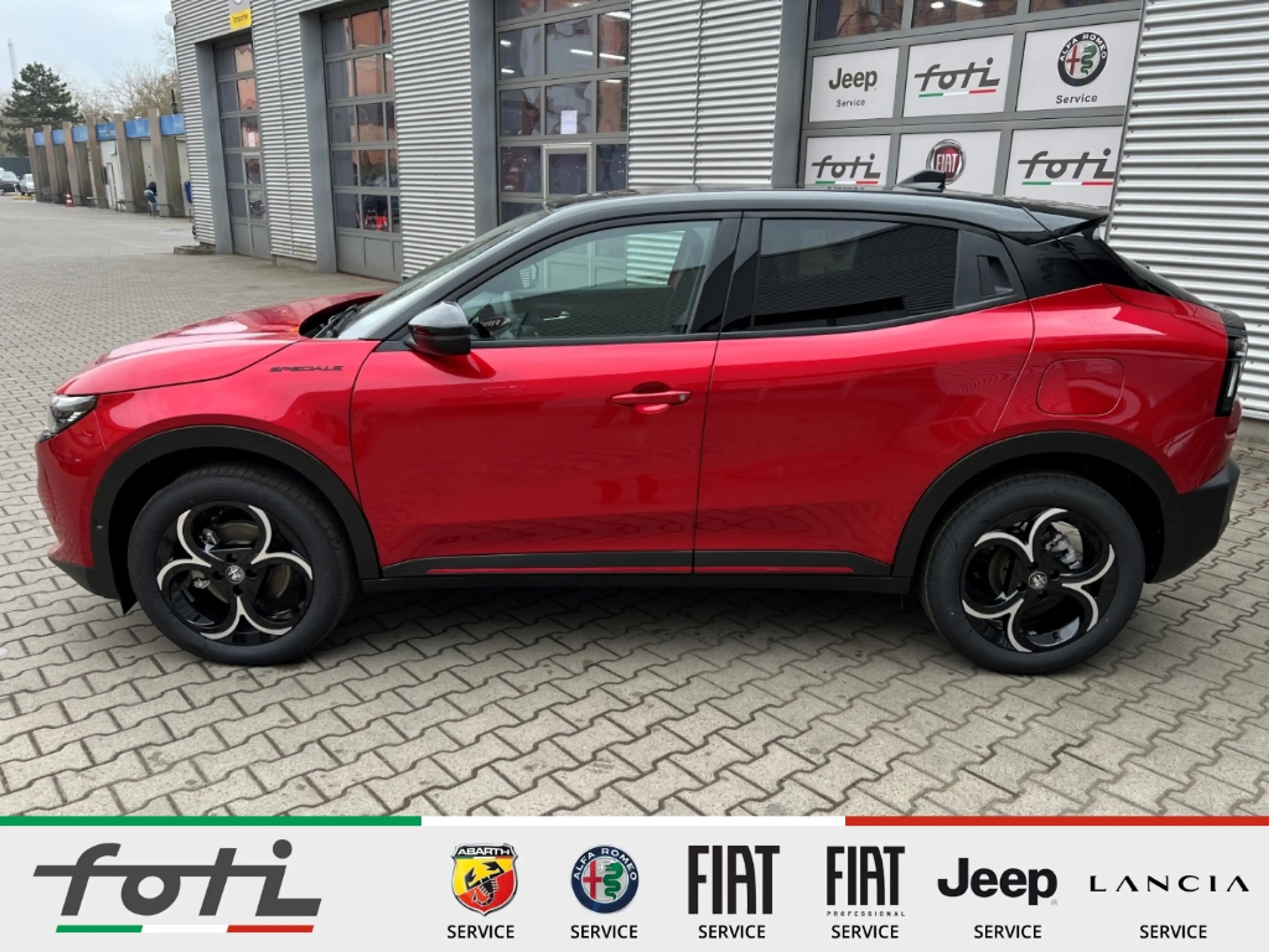 Alfa Romeo Junior Ibrida 1.2 145 PS Automatik LED Kamera — photo 5