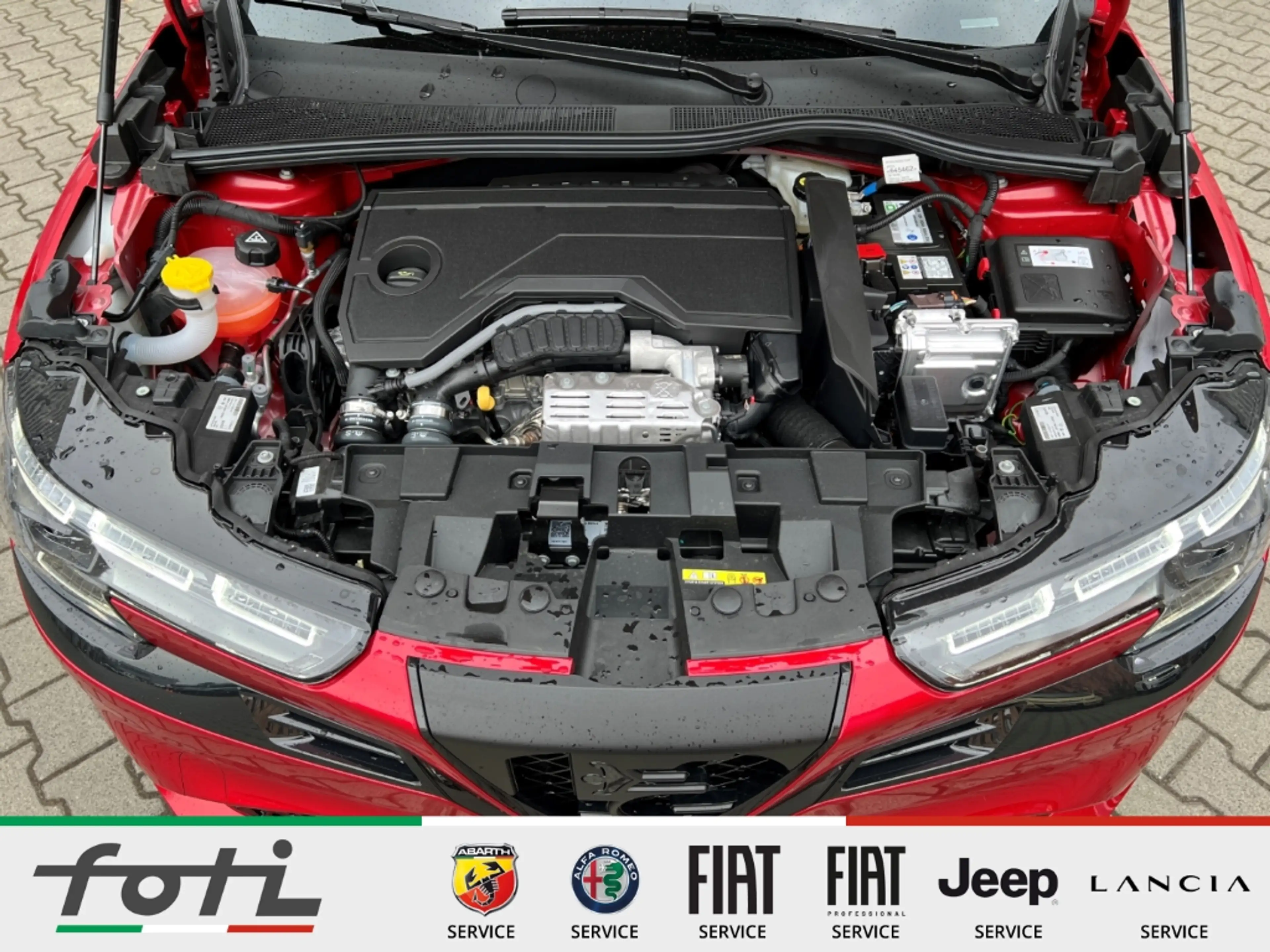 Alfa Romeo Junior Ibrida 1.2 145 PS Automatik LED Kamera — photo 10