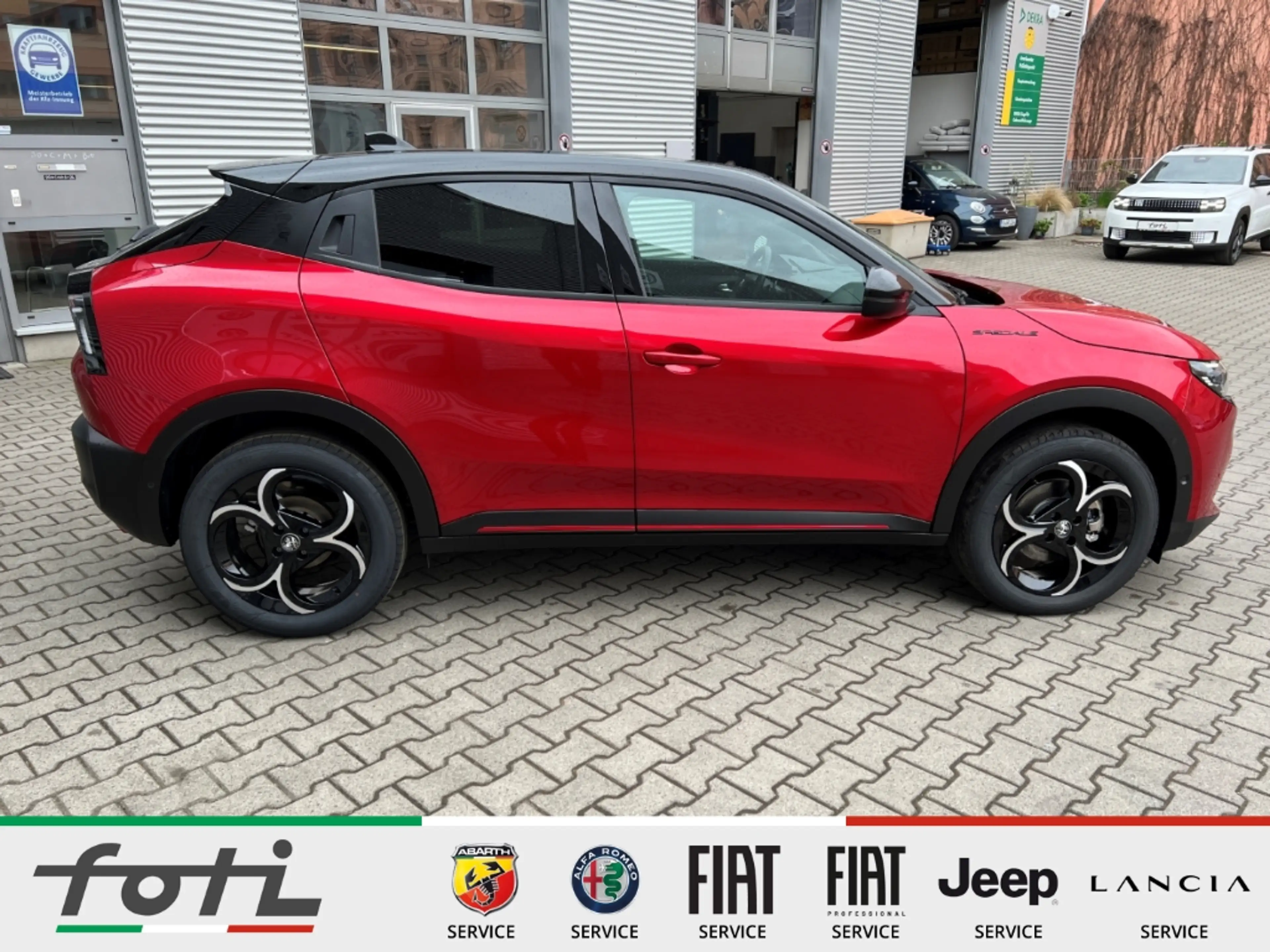Alfa Romeo Junior Ibrida 1.2 145 PS Automatik LED Kamera — photo 9