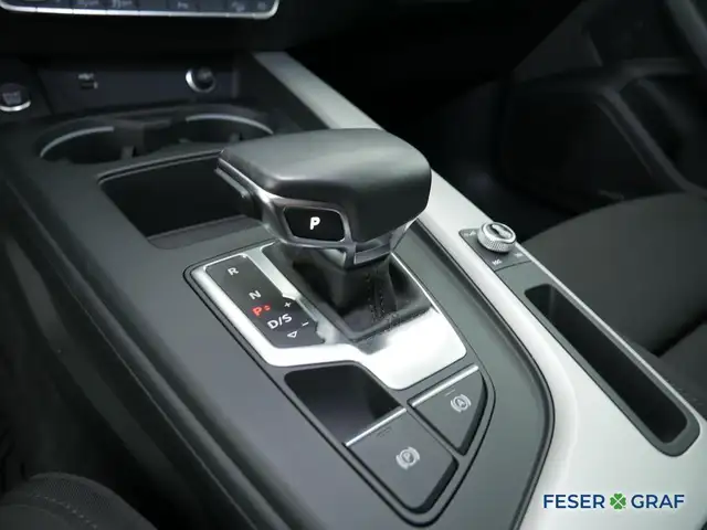 Audi A4 view 9