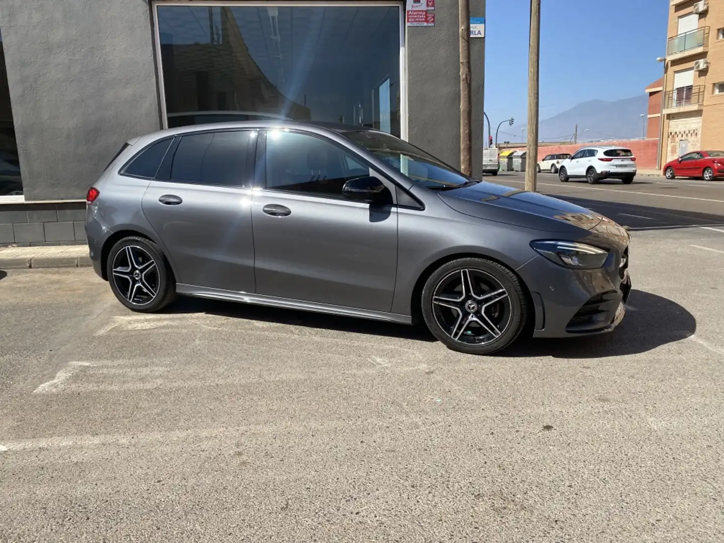 Mercedes-Benz B 200 180d 7G-DCT Grey - 2