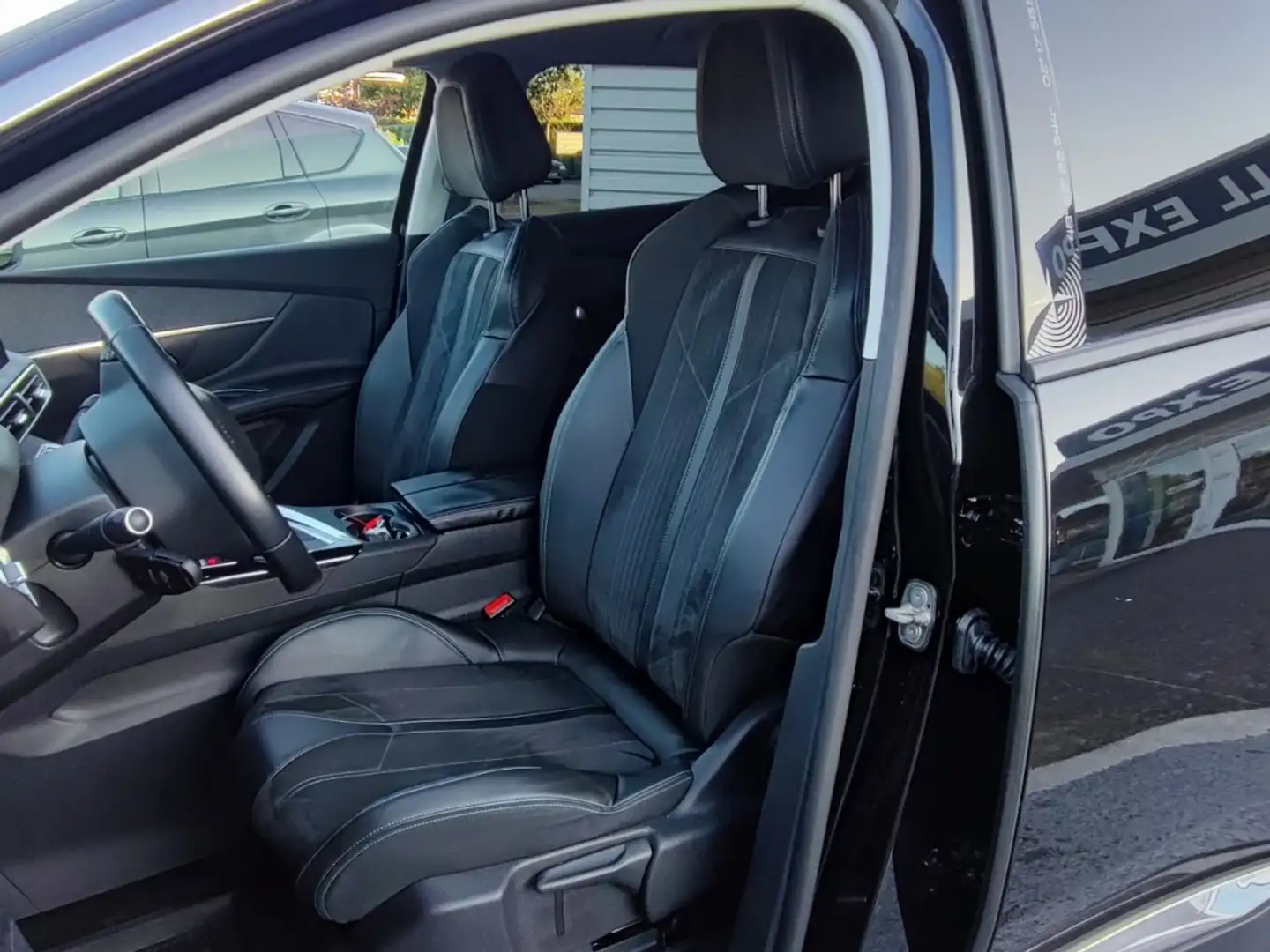 Peugeot 3008 II 1.5 BLUEHDI 130 S&S Crossway Zwart - 2