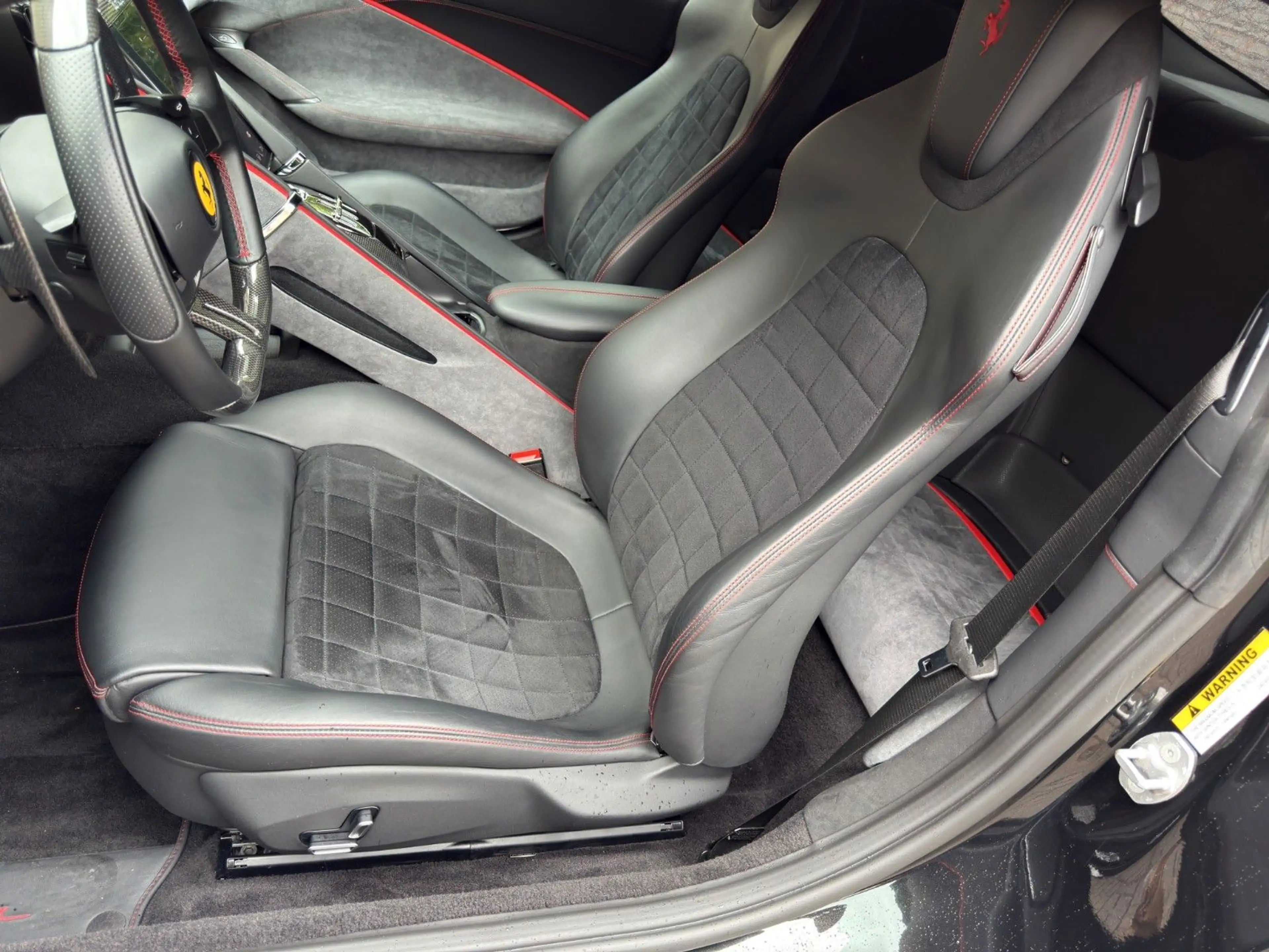 Ferrari Roma 3.9 T V8 DCT *2.Hand*Carbon-Paket* — photo 12