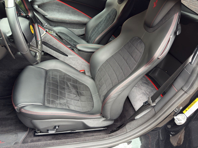 Ferrari Roma 3.9 T V8 DCT *2.Hand*Carbon-Paket* — photo 12