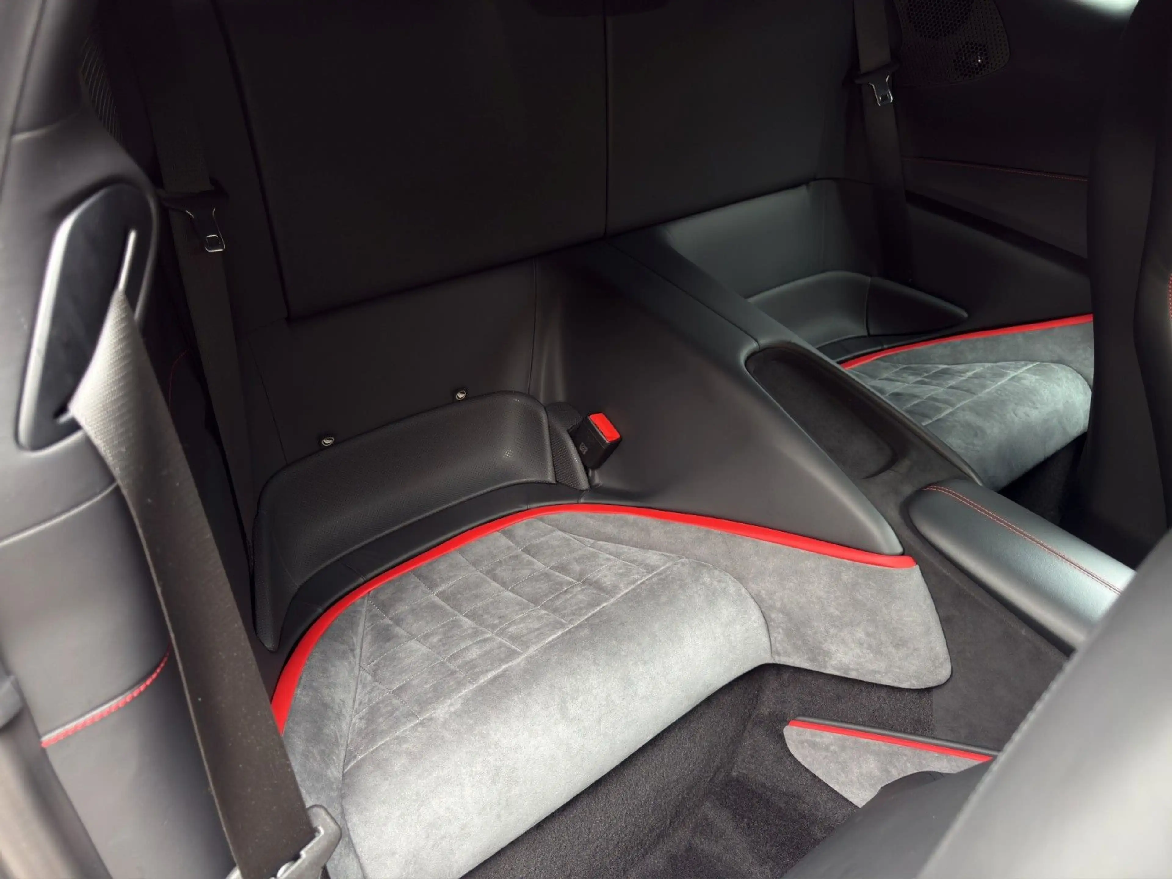 Ferrari Roma 3.9 T V8 DCT *2.Hand*Carbon-Paket* — photo 14