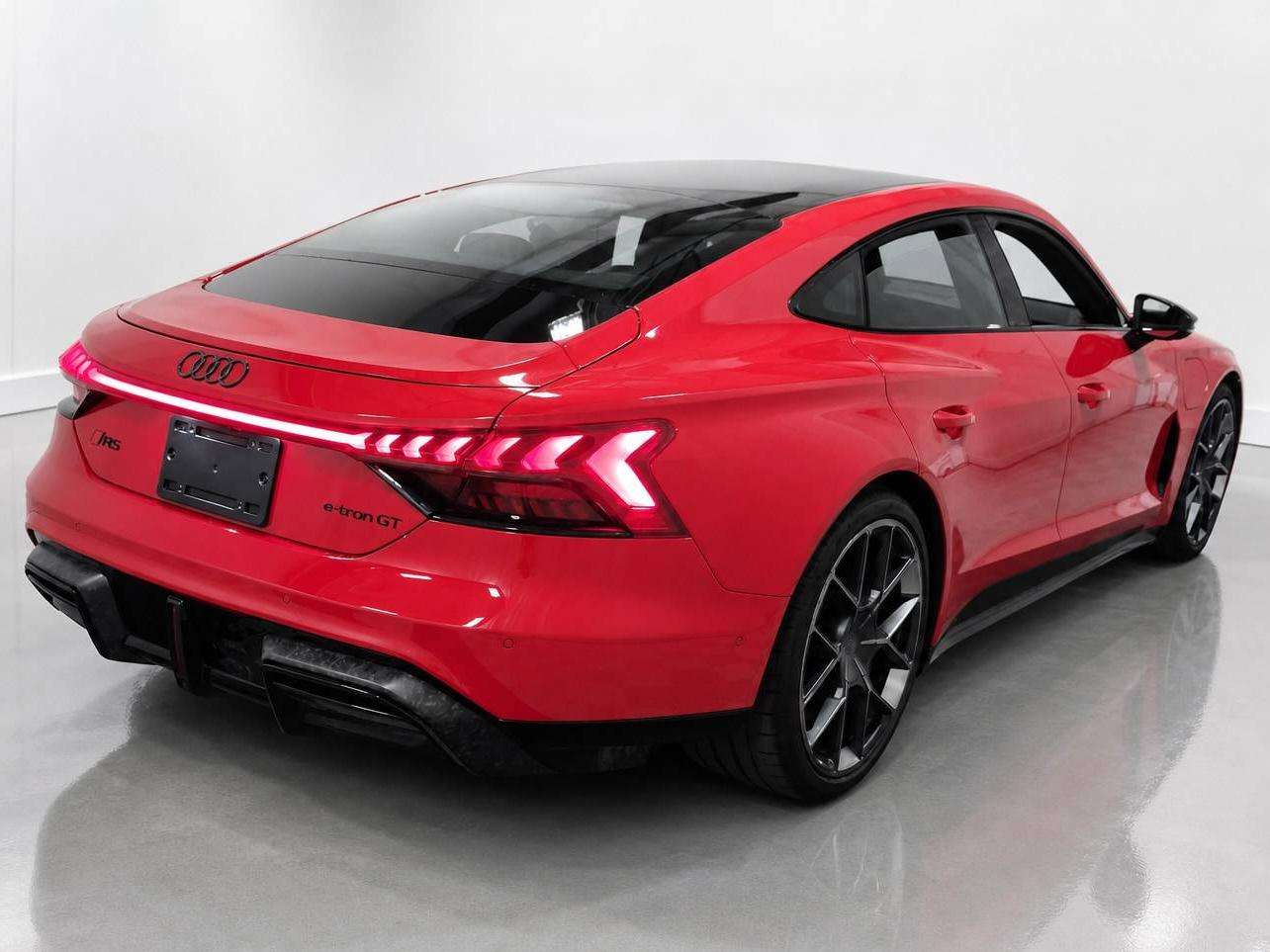2025 Audi RS e-tron GT performance — снимка 1