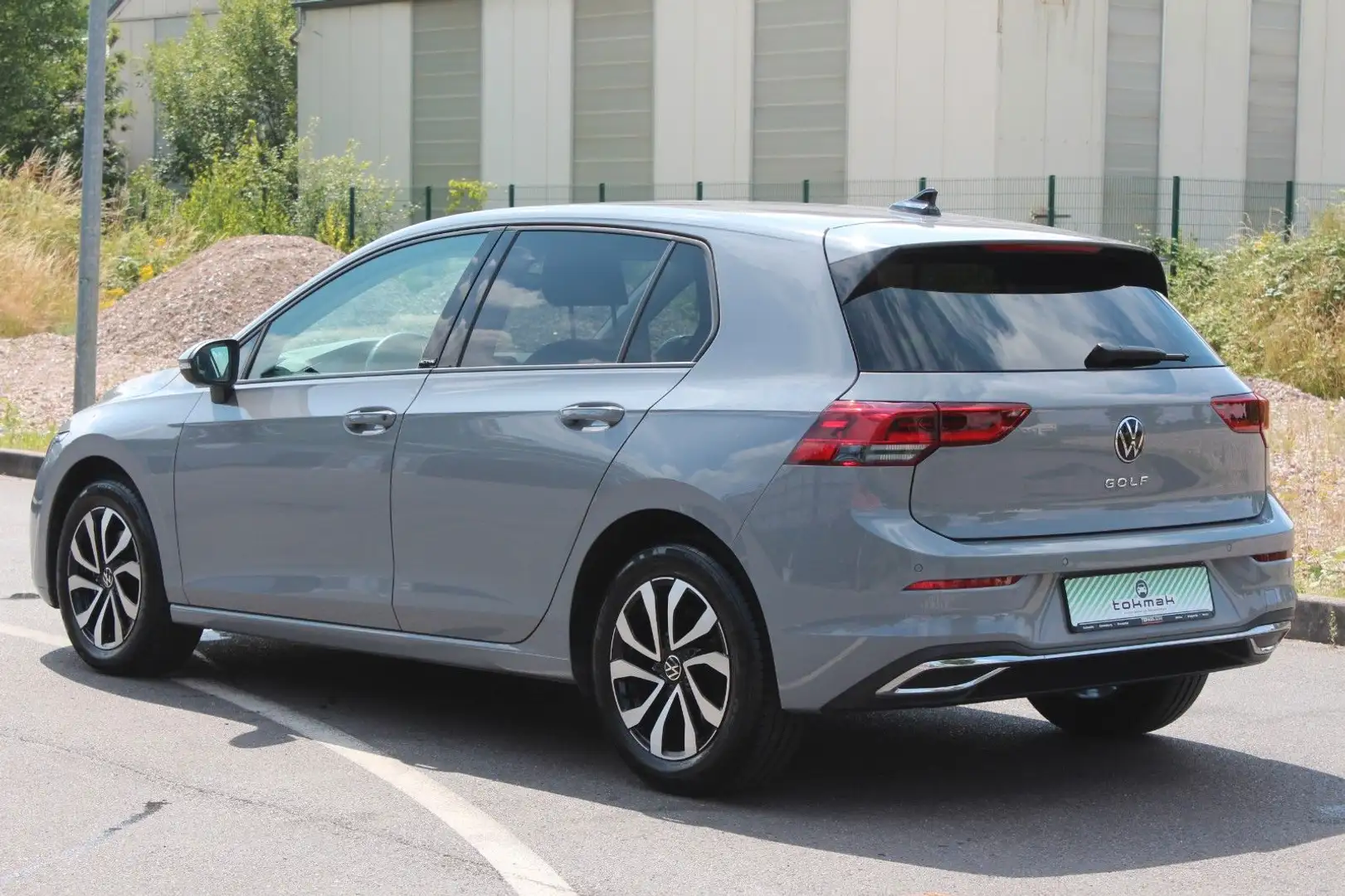 Volkswagen Golf VIII Lim. Active TGI Navi Cam LED Erdgas Grau - 2