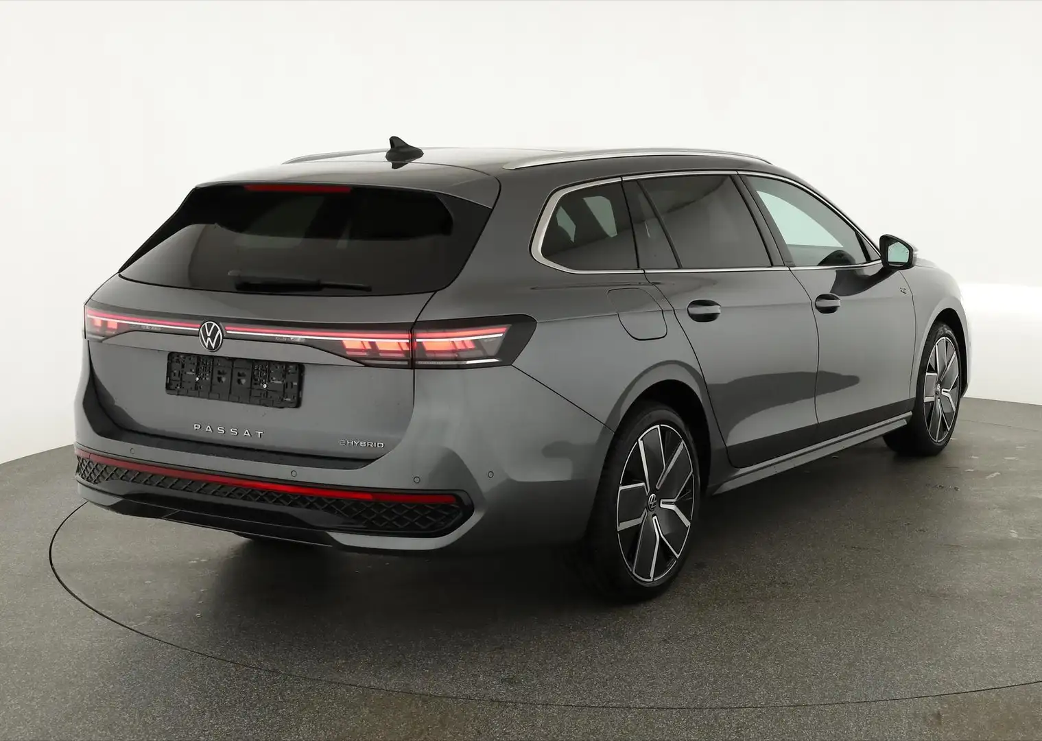Volkswagen Passat Variant 1.5 TSI eHybrid 200 kW R-Line R-LINE, Pano, 19-... Grau - 1
