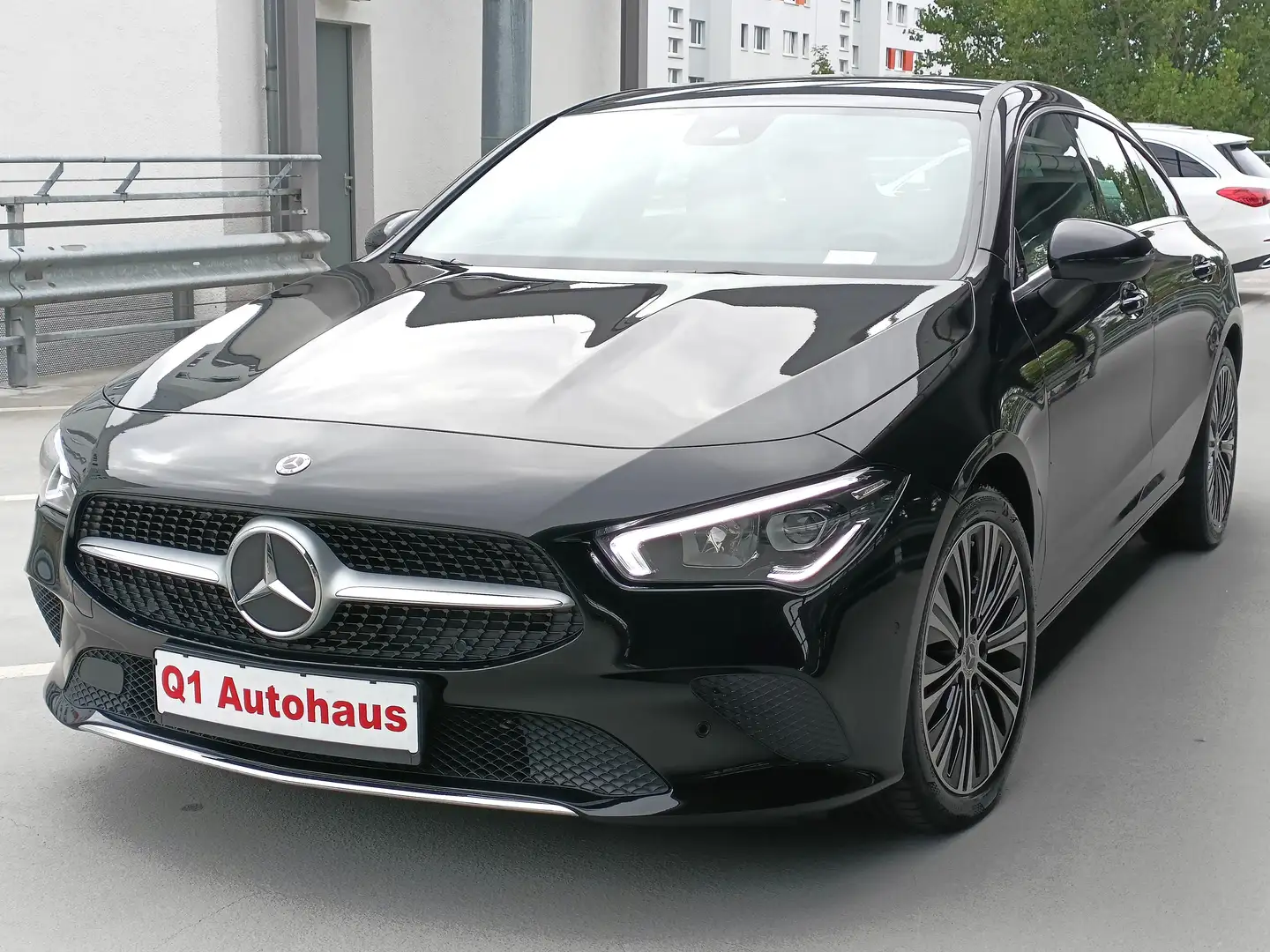 Mercedes-Benz CLA 200 d PROGRESSIVE LED/T.LEDER/RFK+PARKAS/SHZ/MBUX/NAVI Noir - 1