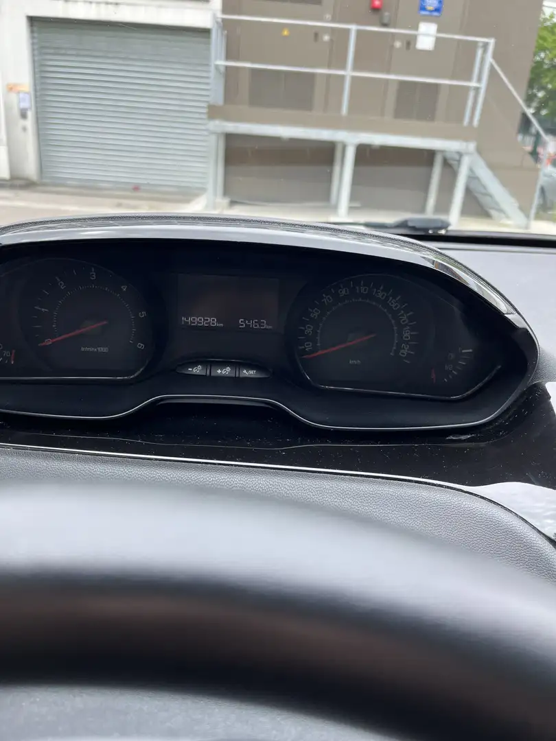 Peugeot 208 1.6 e-HDi 92ch FAP BVM5 Intuitive - 1