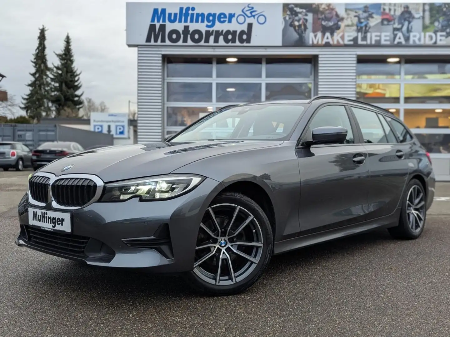 BMW 320 i T. LED Live-Prof.DAB Sitzh.DrivAss.AHK 18" Grau - 2