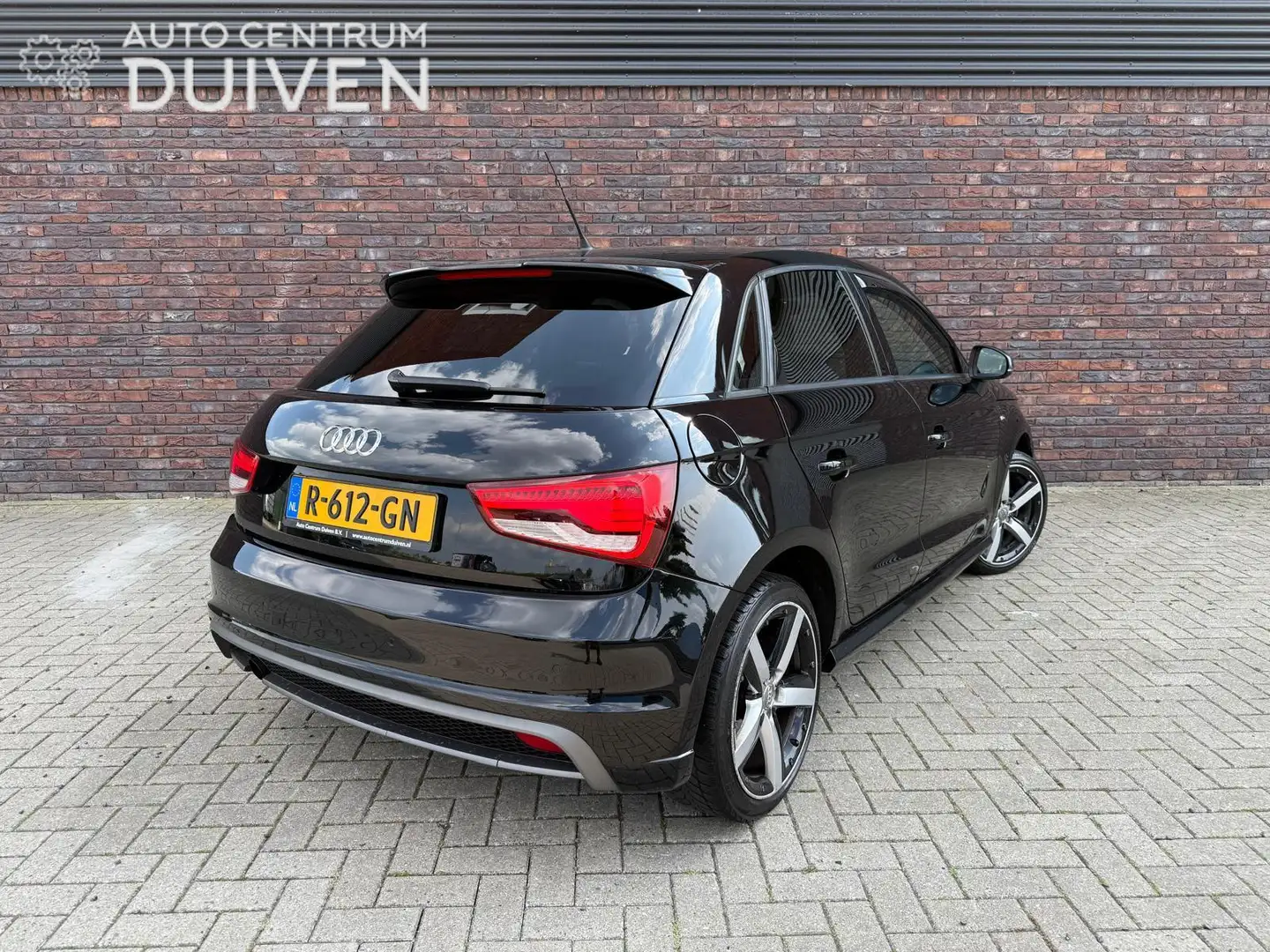 Audi A1 Sportback 1.2 TFSI Pro S-Line | Nieuw APK Zwart - 2