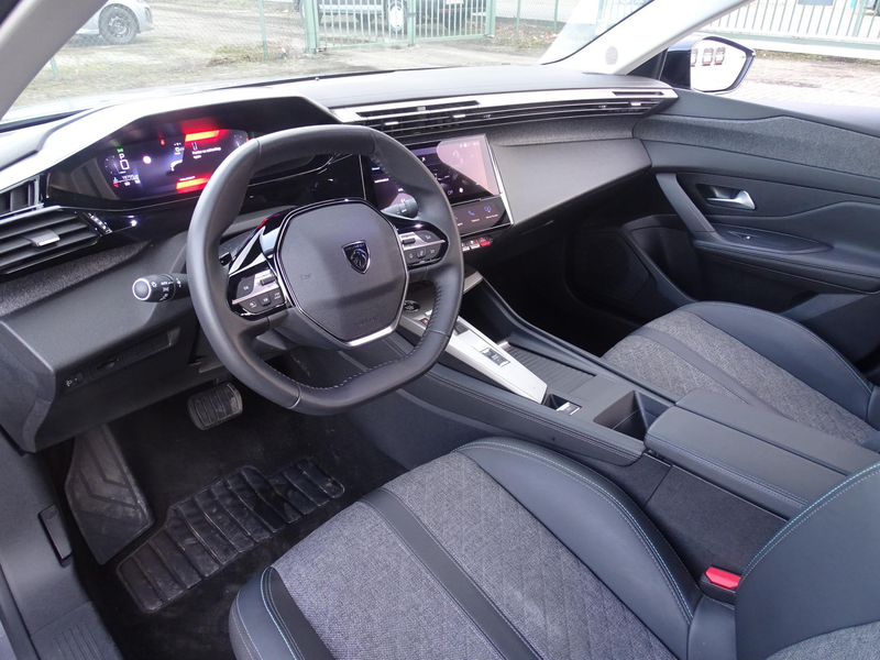 Peugeot 408 1.2 HYBRID 145 e-DSC6 Allure — photo 8