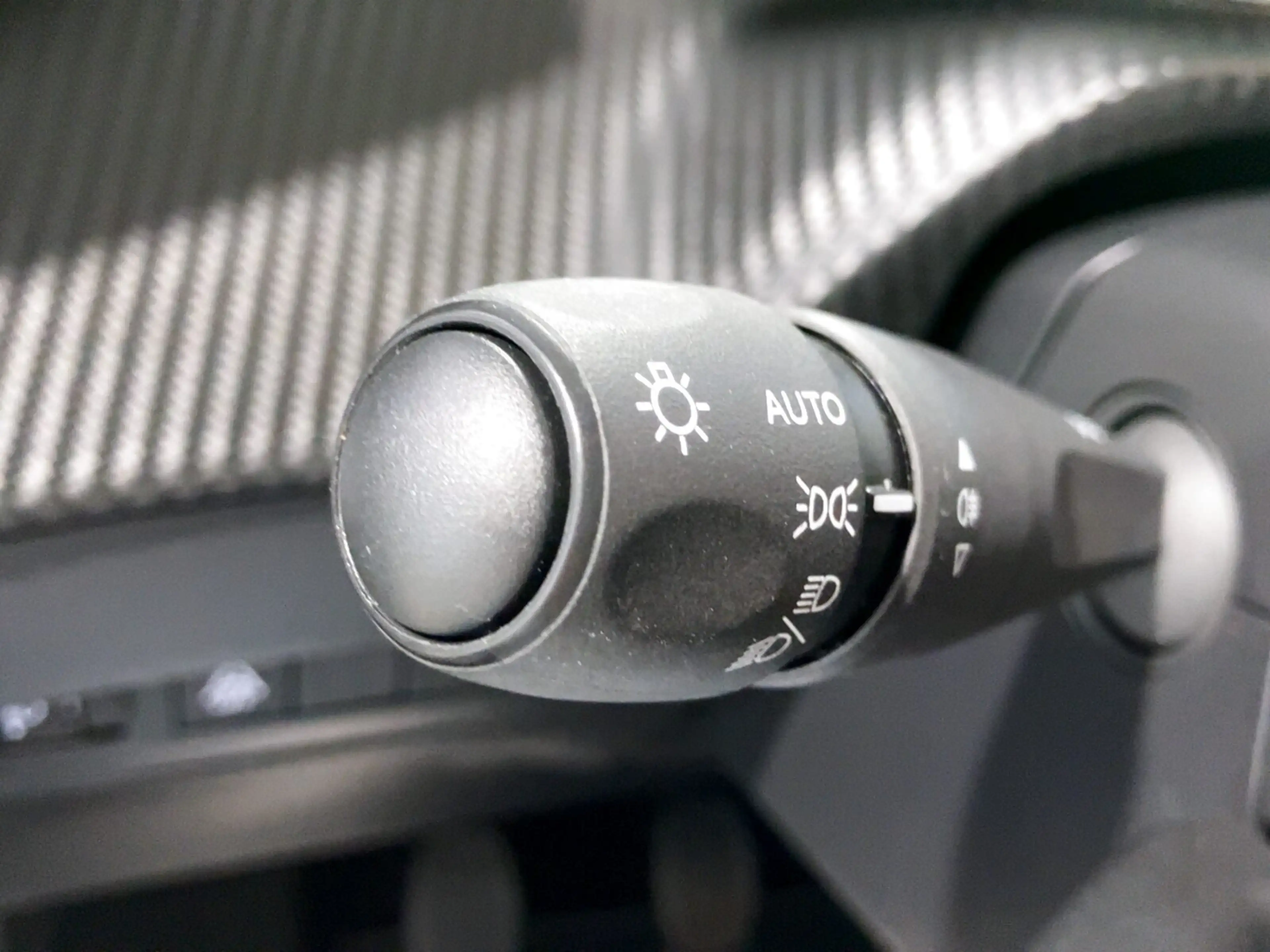 Peugeot 208 1.2 PureTech 75 Active LED SHZ KeyLess SpurH — photo 11