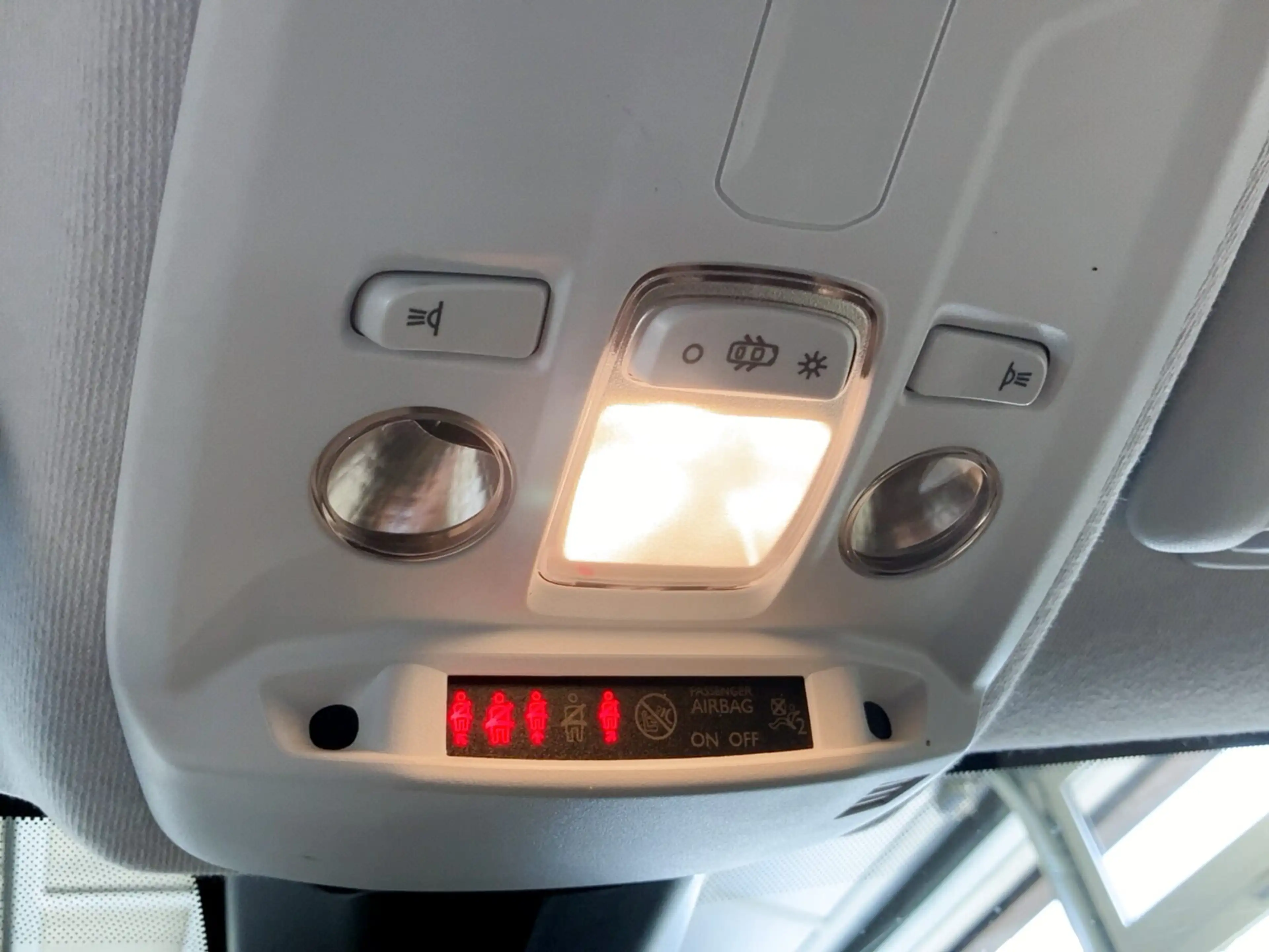 Peugeot 208 1.2 PureTech 75 Active LED SHZ KeyLess SpurH — photo 22
