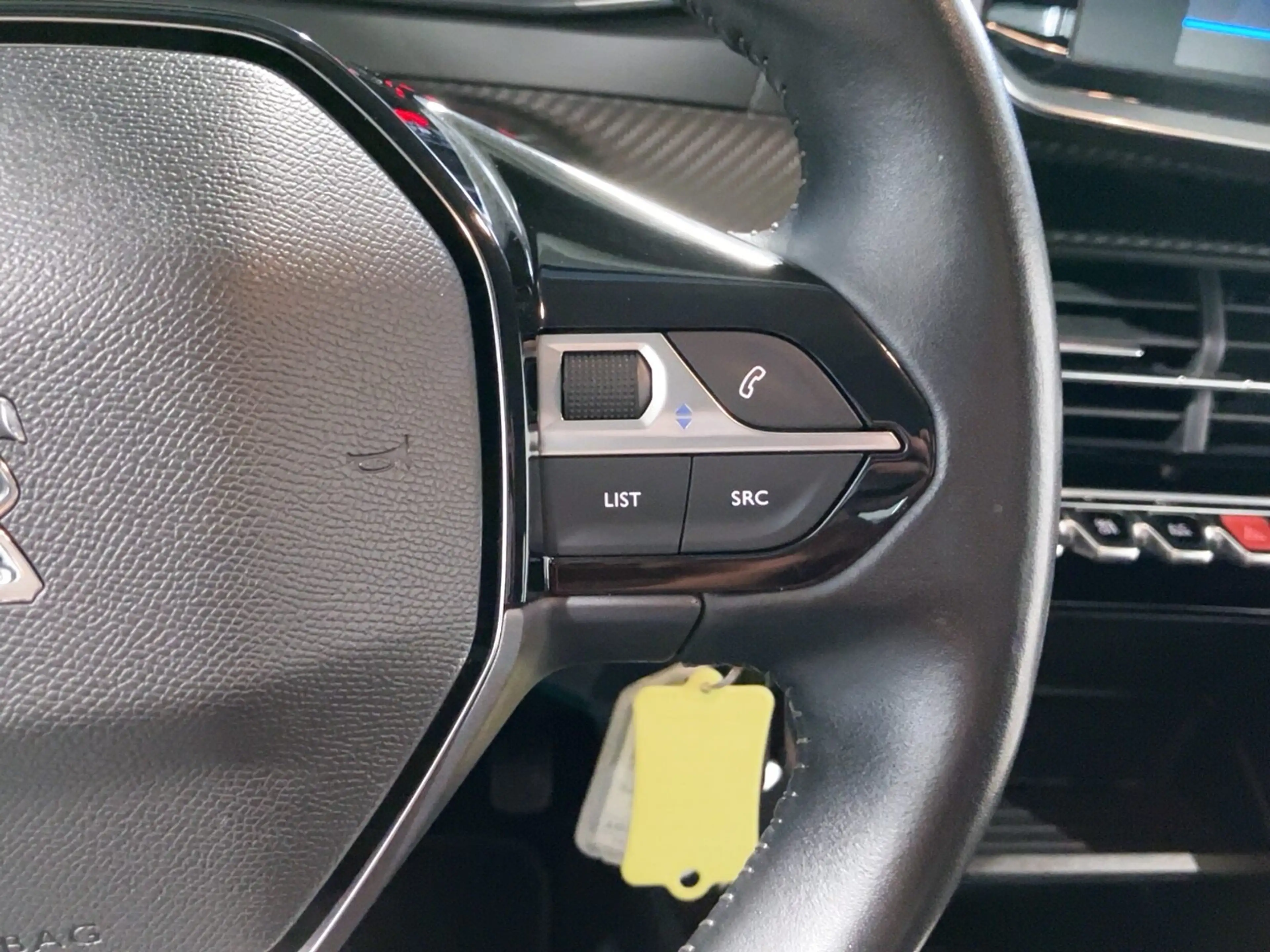 Peugeot 208 1.2 PureTech 75 Active LED SHZ KeyLess SpurH — photo 13
