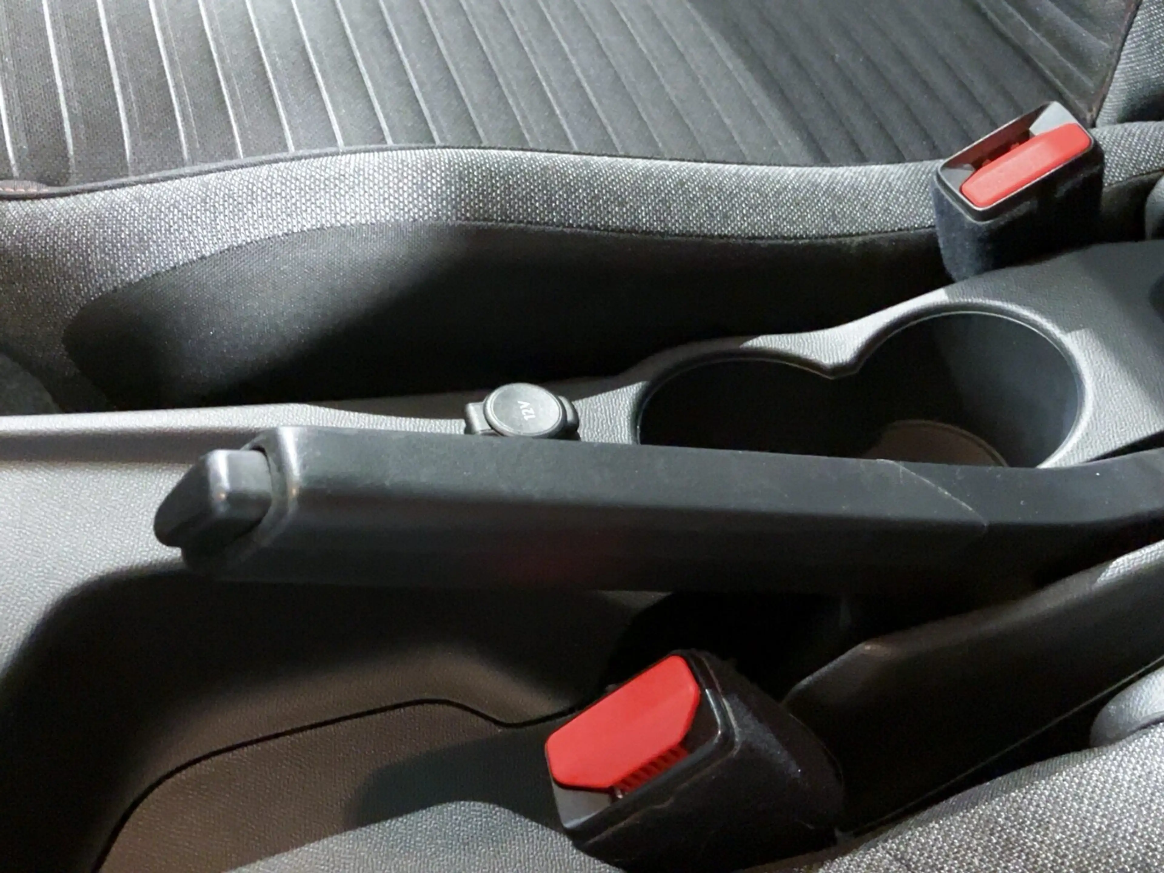 Peugeot 208 1.2 PureTech 75 Active LED SHZ KeyLess SpurH — photo 21