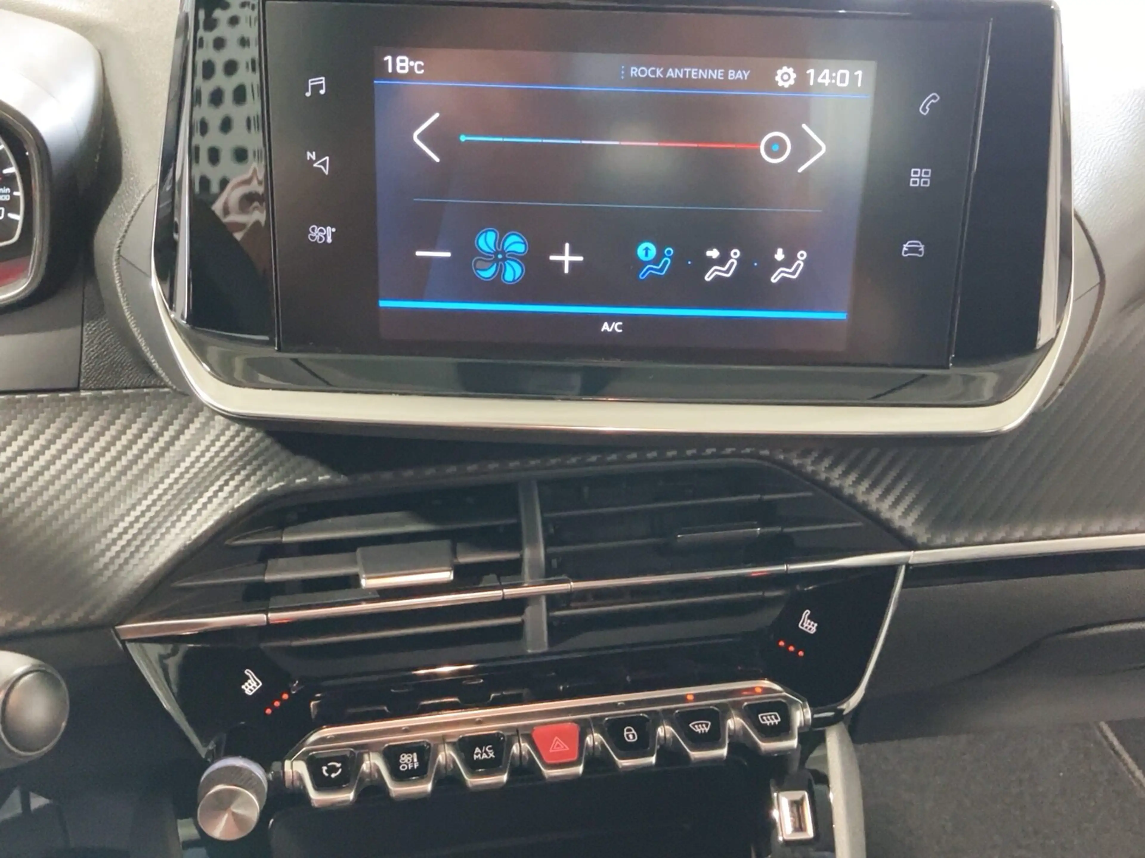 Peugeot 208 1.2 PureTech 75 Active LED SHZ KeyLess SpurH — photo 18