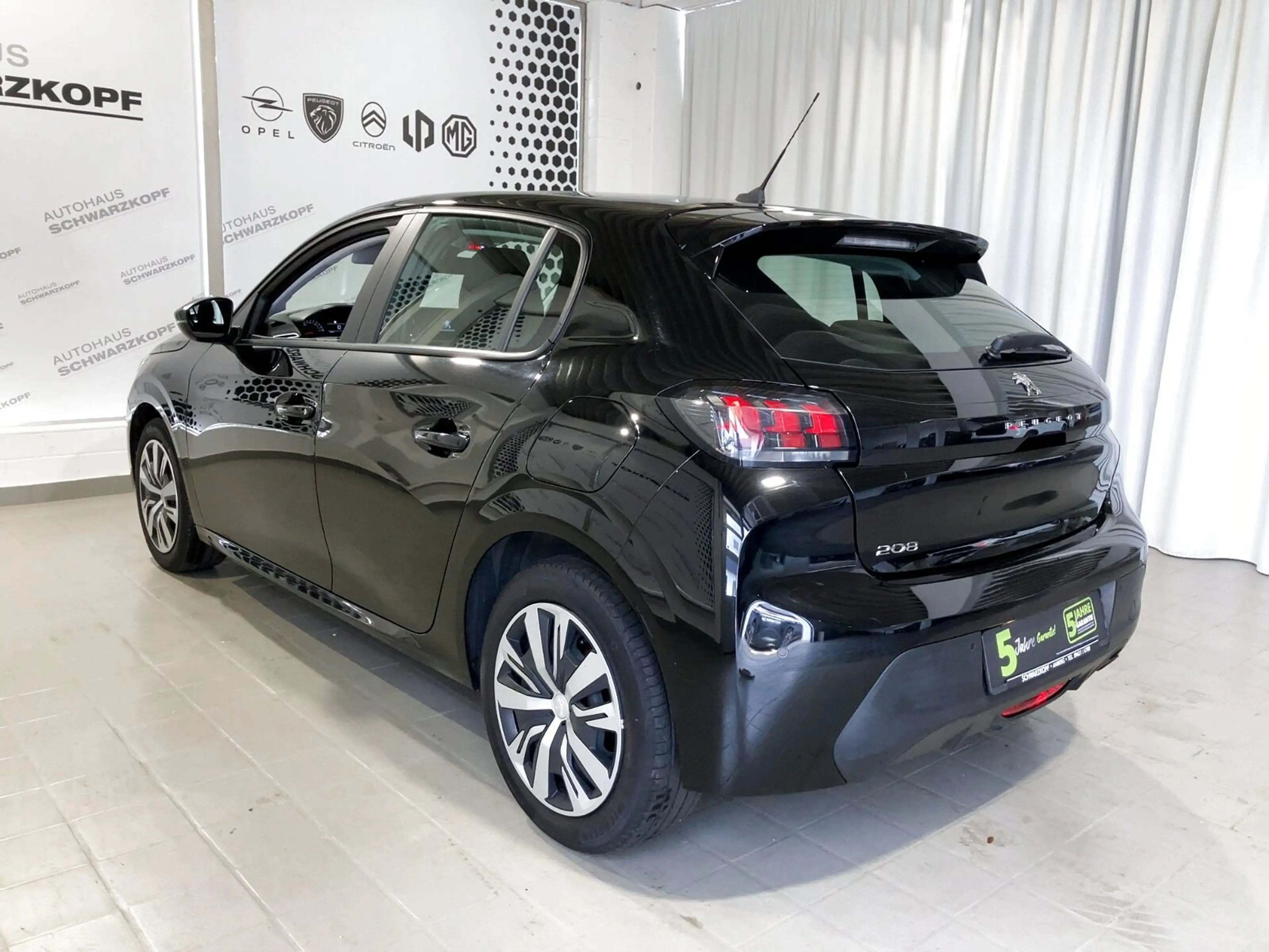 Peugeot 208 1.2 PureTech 75 Active LED SHZ KeyLess SpurH — photo 5