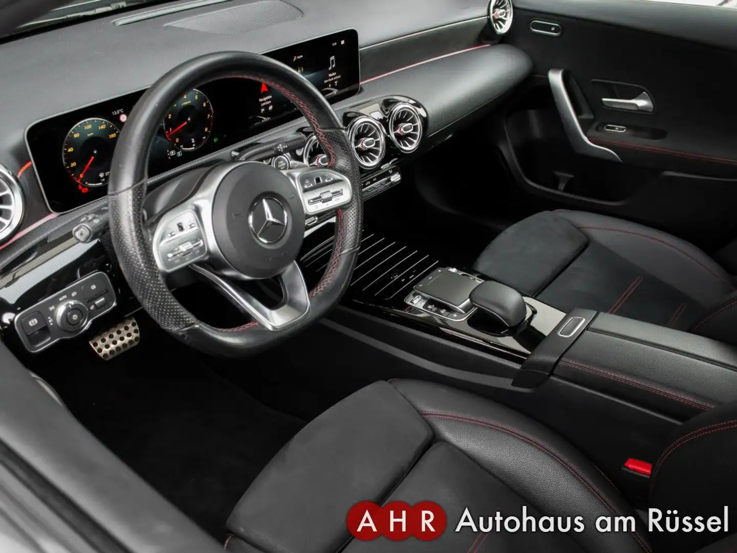 Mercedes-Benz A 200 Limousine AMG Line *MBUX*LED*Ambiente* Noir - 2