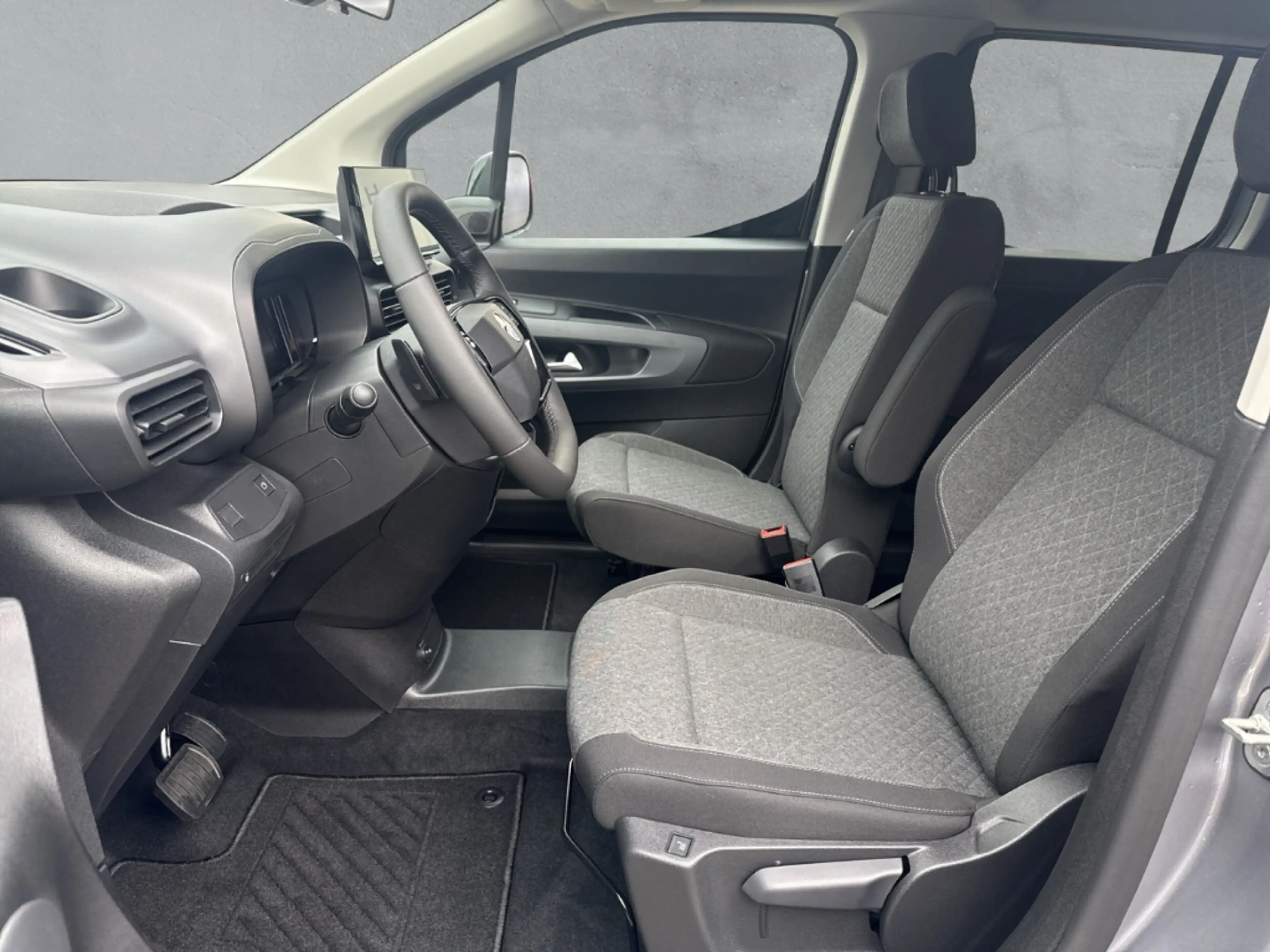 Opel Combo Life E GS — photo 10