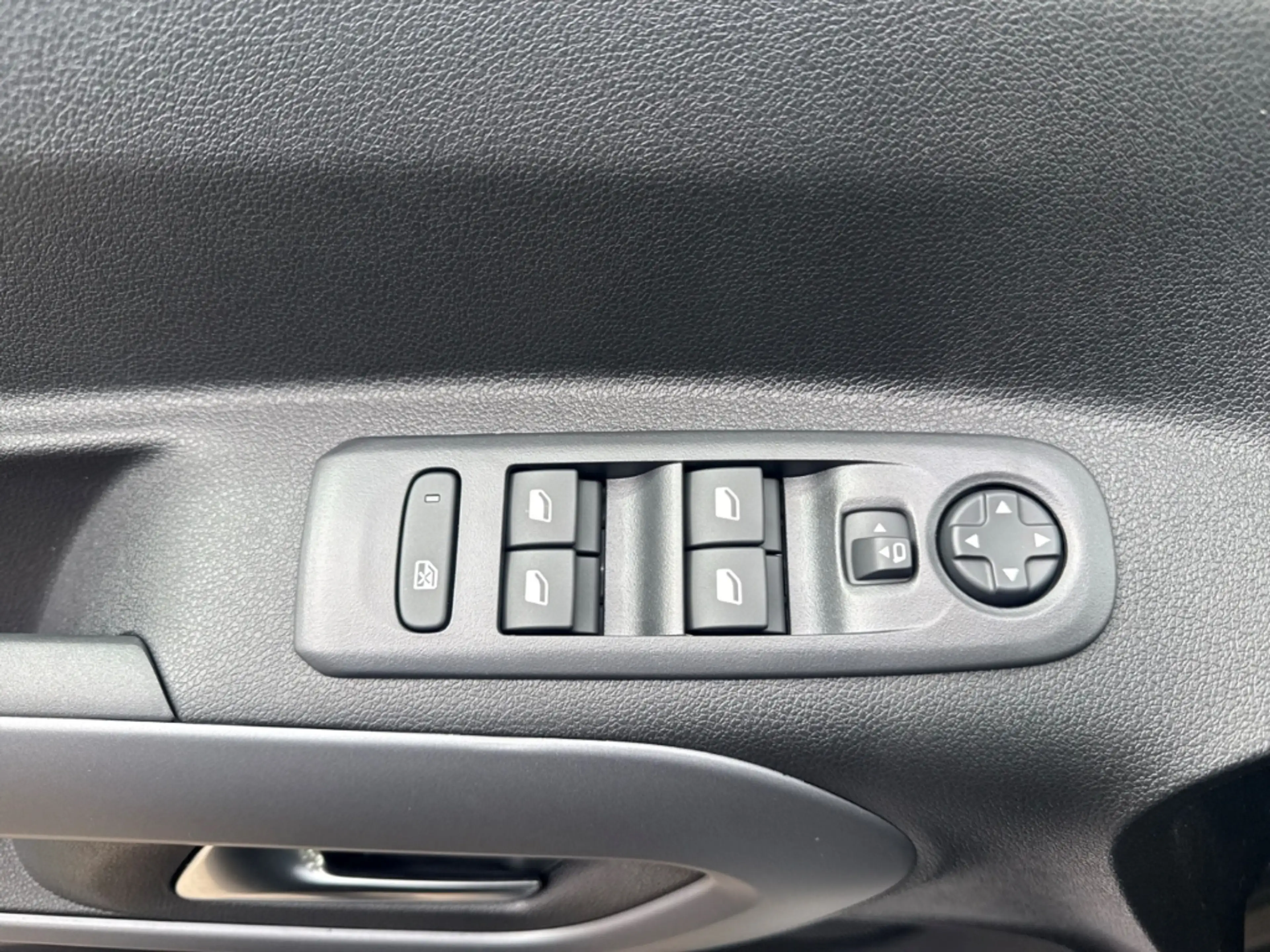 Opel Combo Life E GS — photo 13
