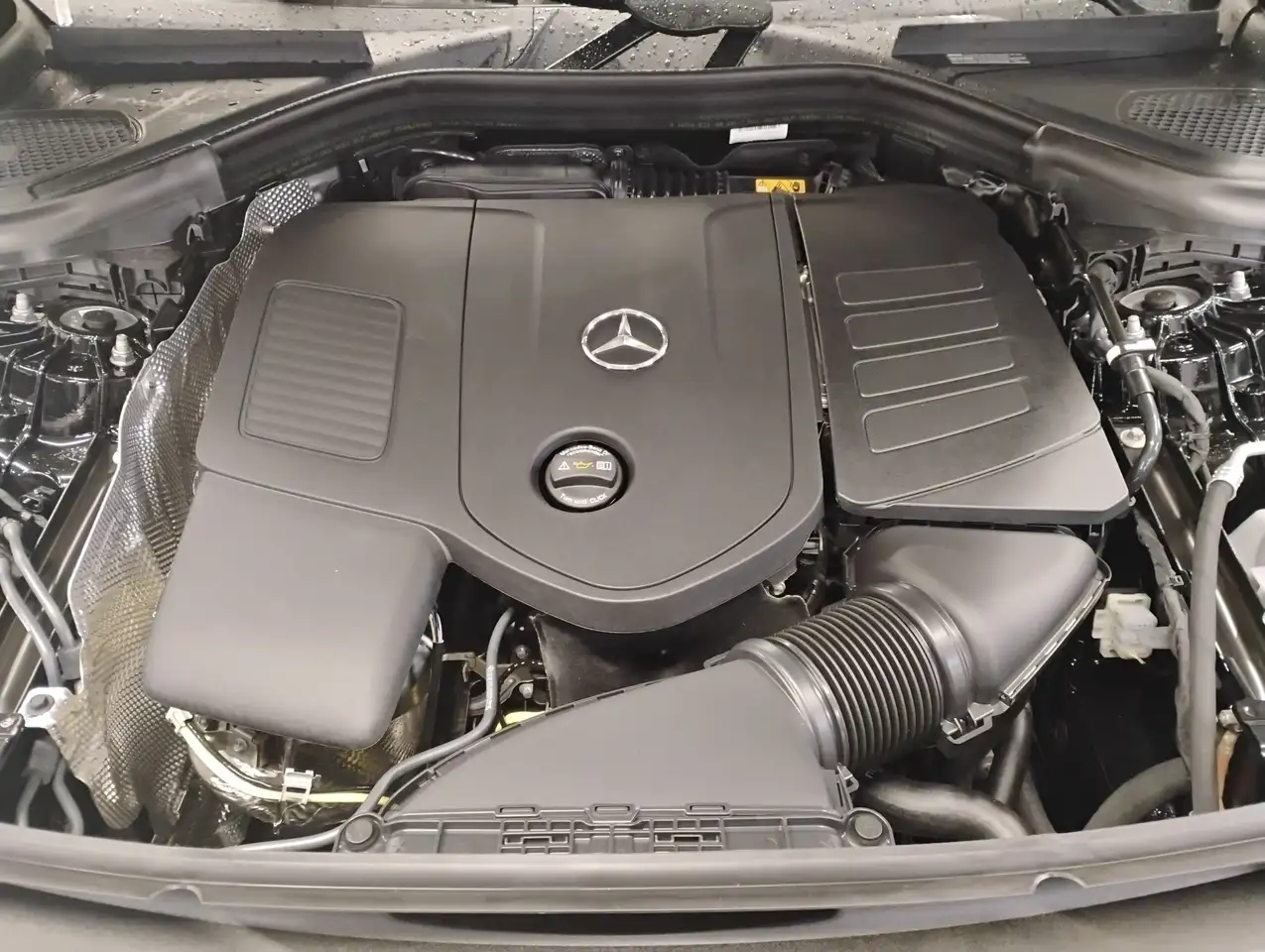 Mercedes-Benz GLC снимка Mercedes-Benz GLC