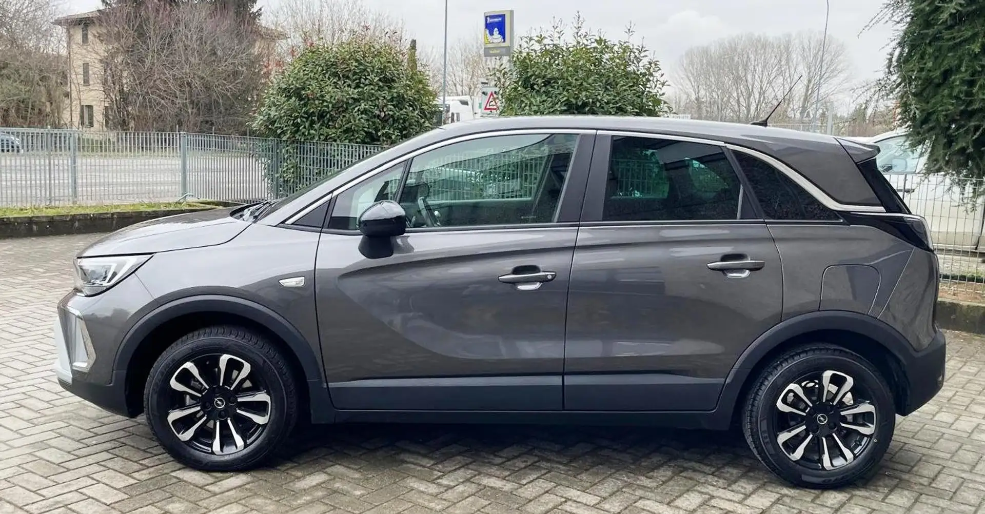 Opel Crossland 1.2 Ultimate s- Km.26.000 Reali-Unico proprietario Gris - 2