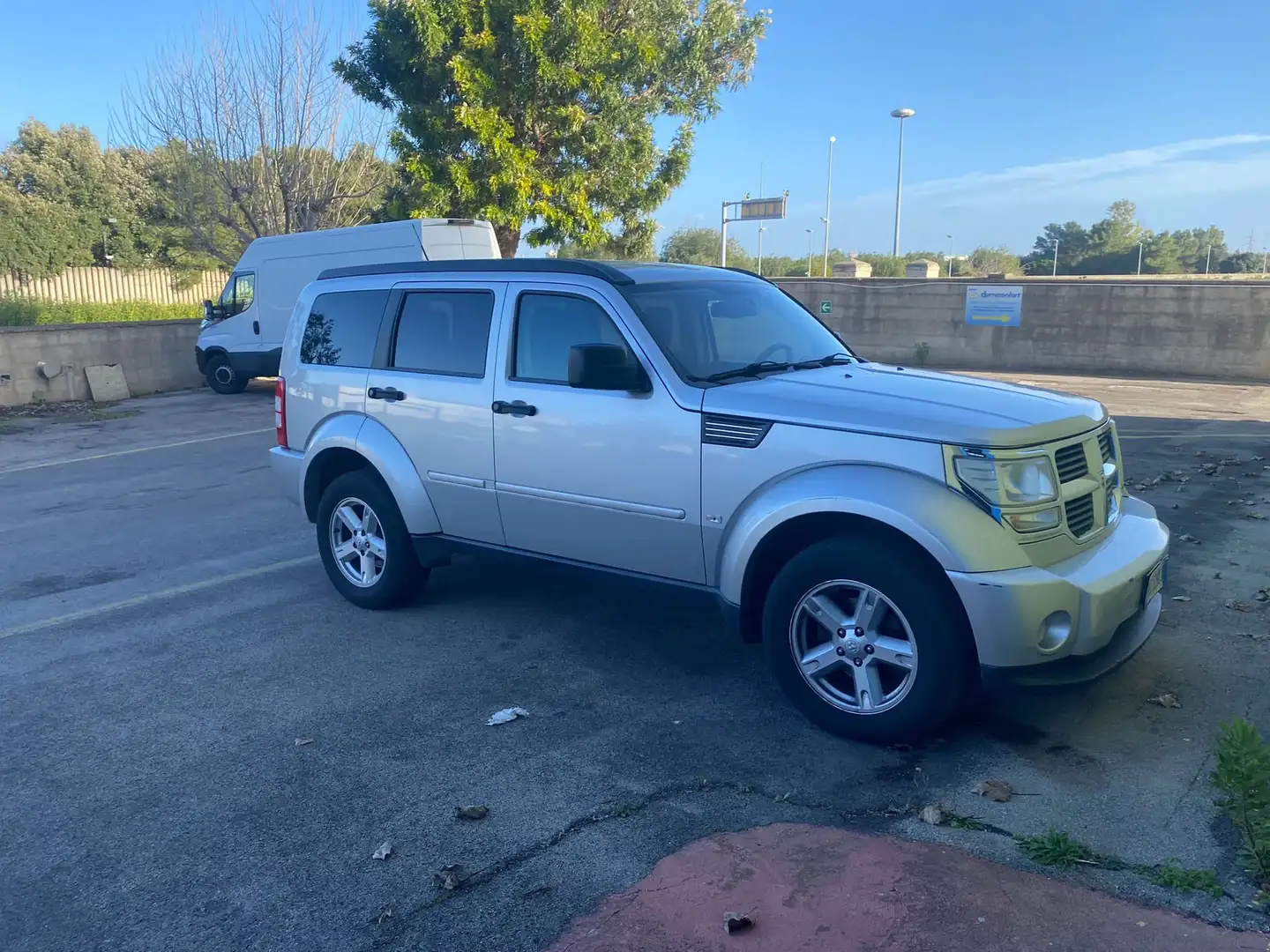 Dodge Nitro Nitro 2.8 L4 crd 16v SXT 4wd auto dpf Gris - 2