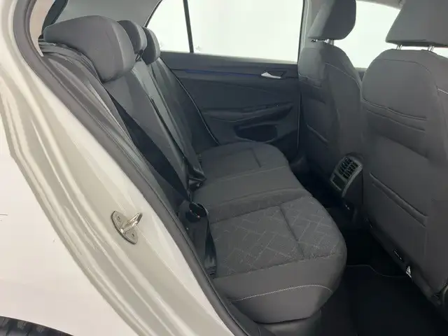 Volkswagen Golf view 11