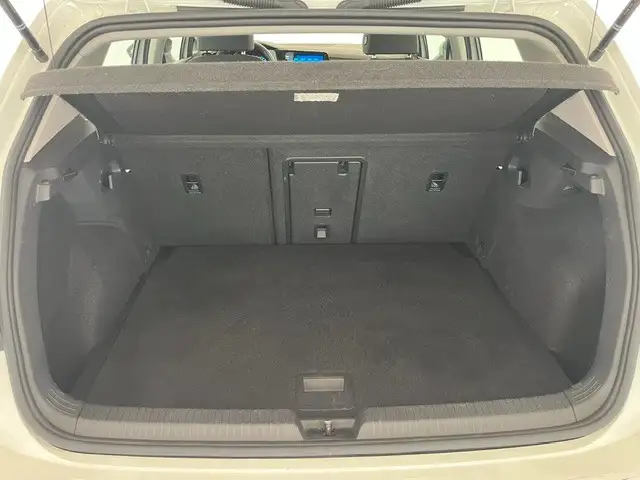 Volkswagen Golf view 10