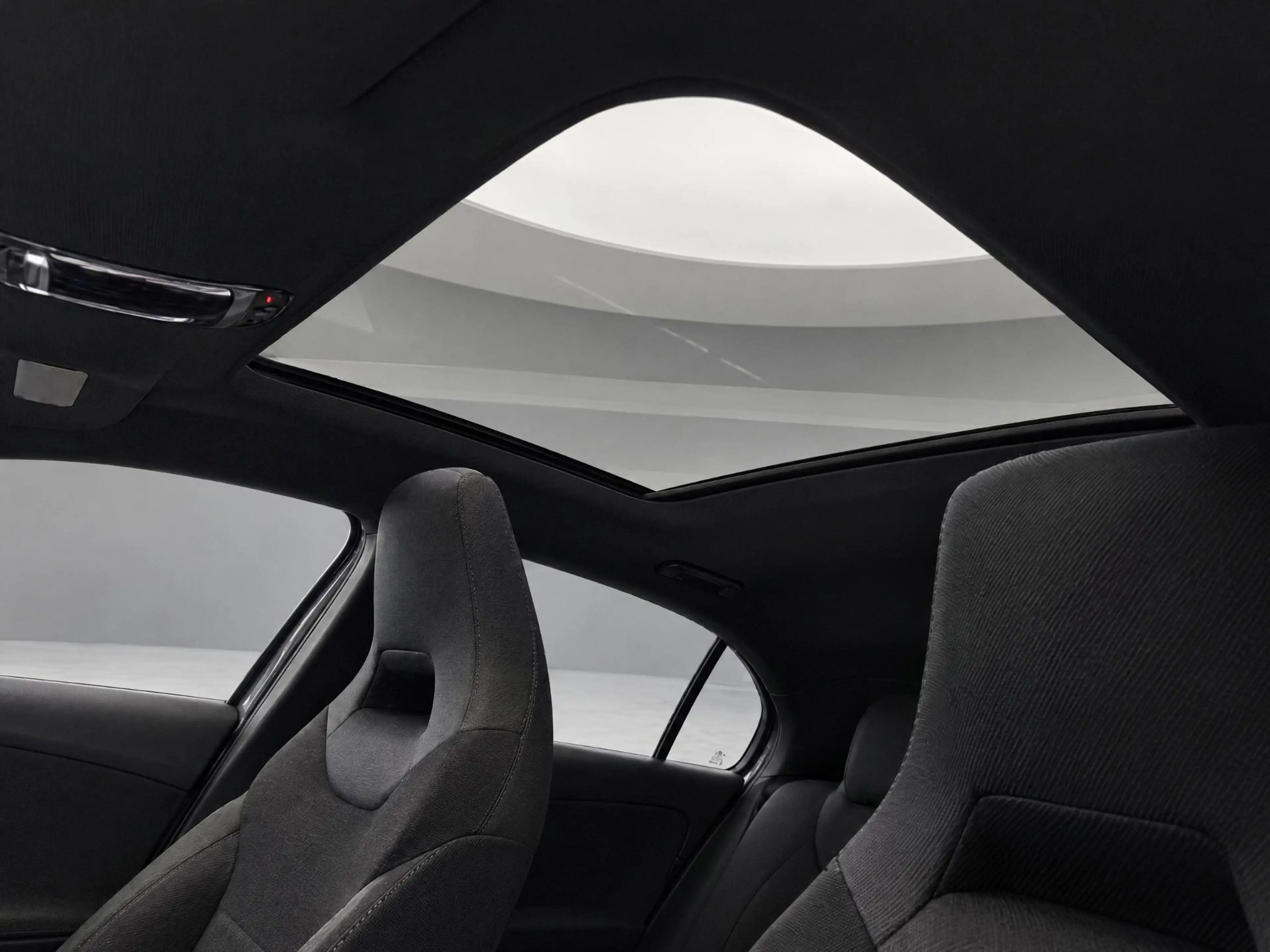 Mercedes-Benz A 180 Business Solution AMG — photo 6