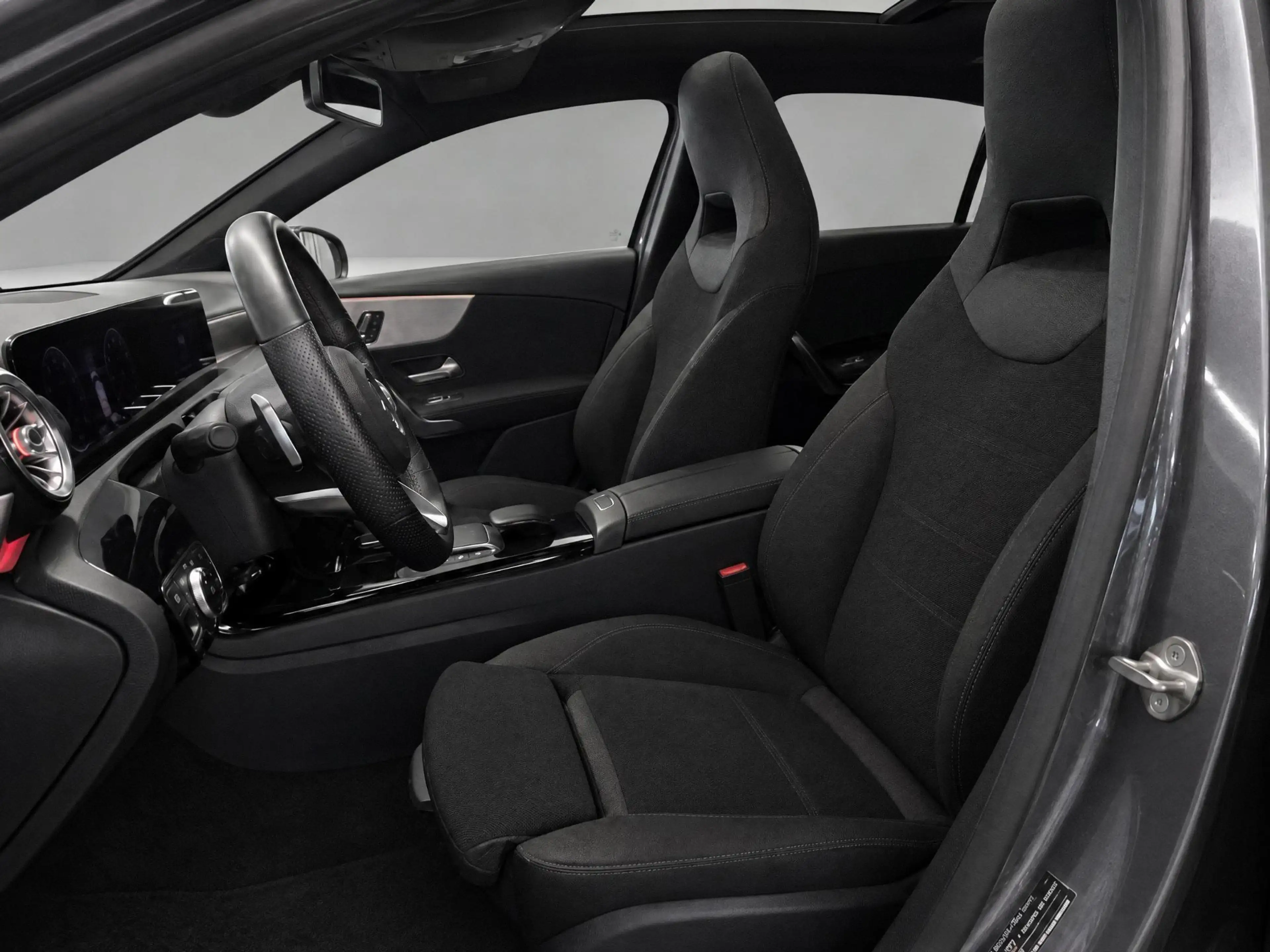 Mercedes-Benz A 180 Business Solution AMG — photo 7