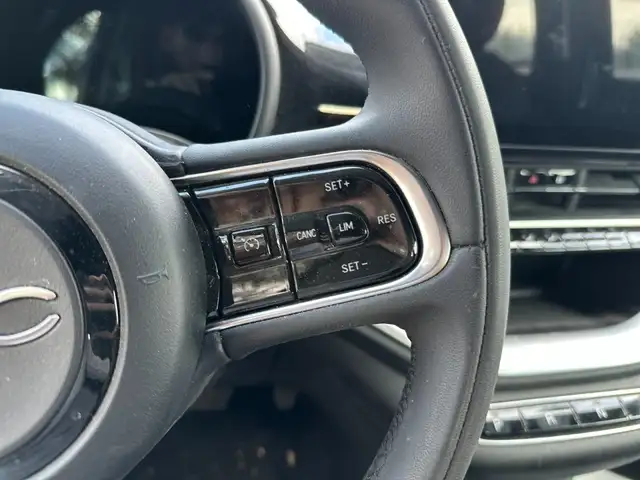 Fiat 500E view 14